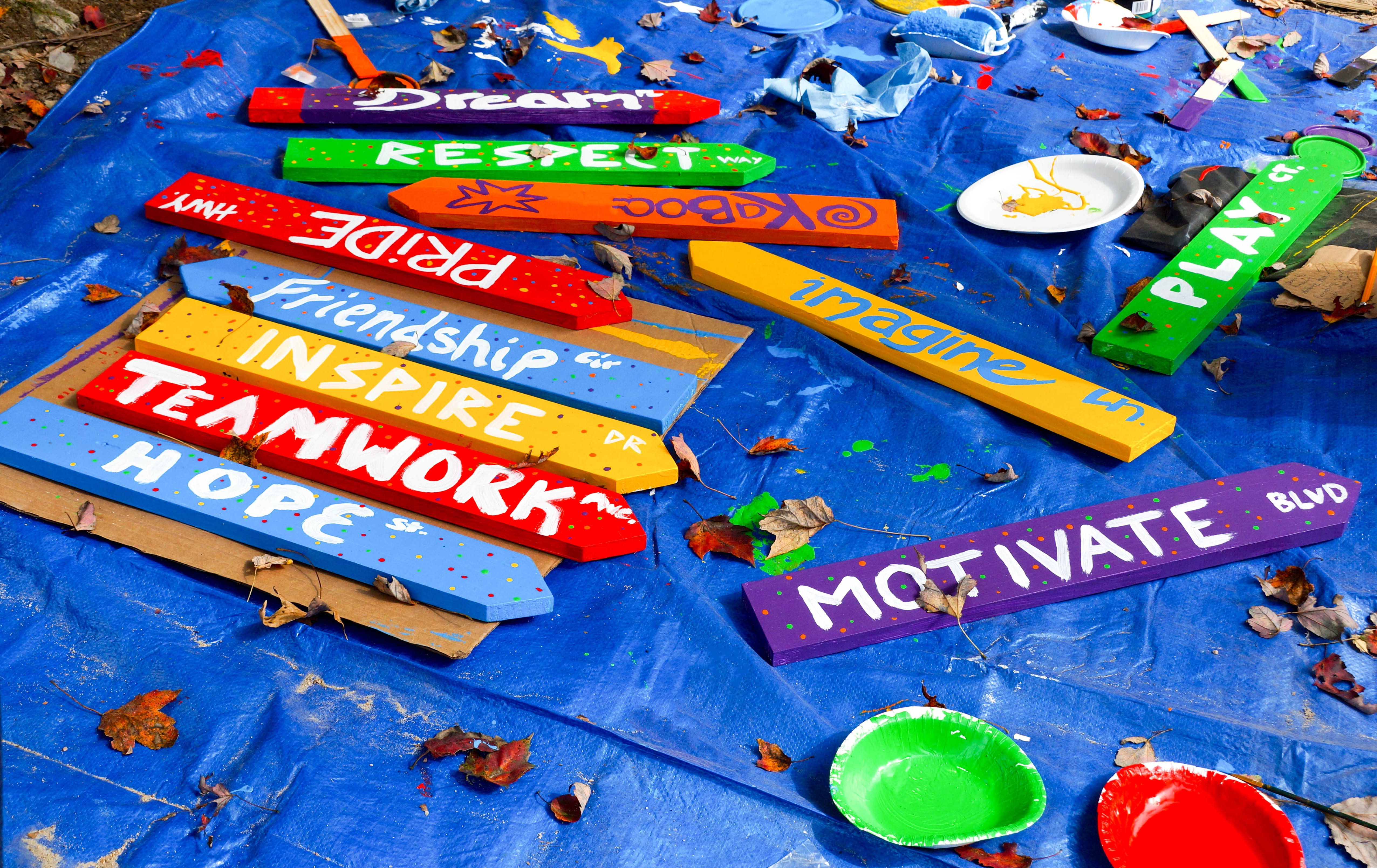 new years eve, still life, dirty, plastic, inspirational, communication, no people, confidence, law, blue, creativity, inspiration, dirt, safety, success, HD Wallpaper