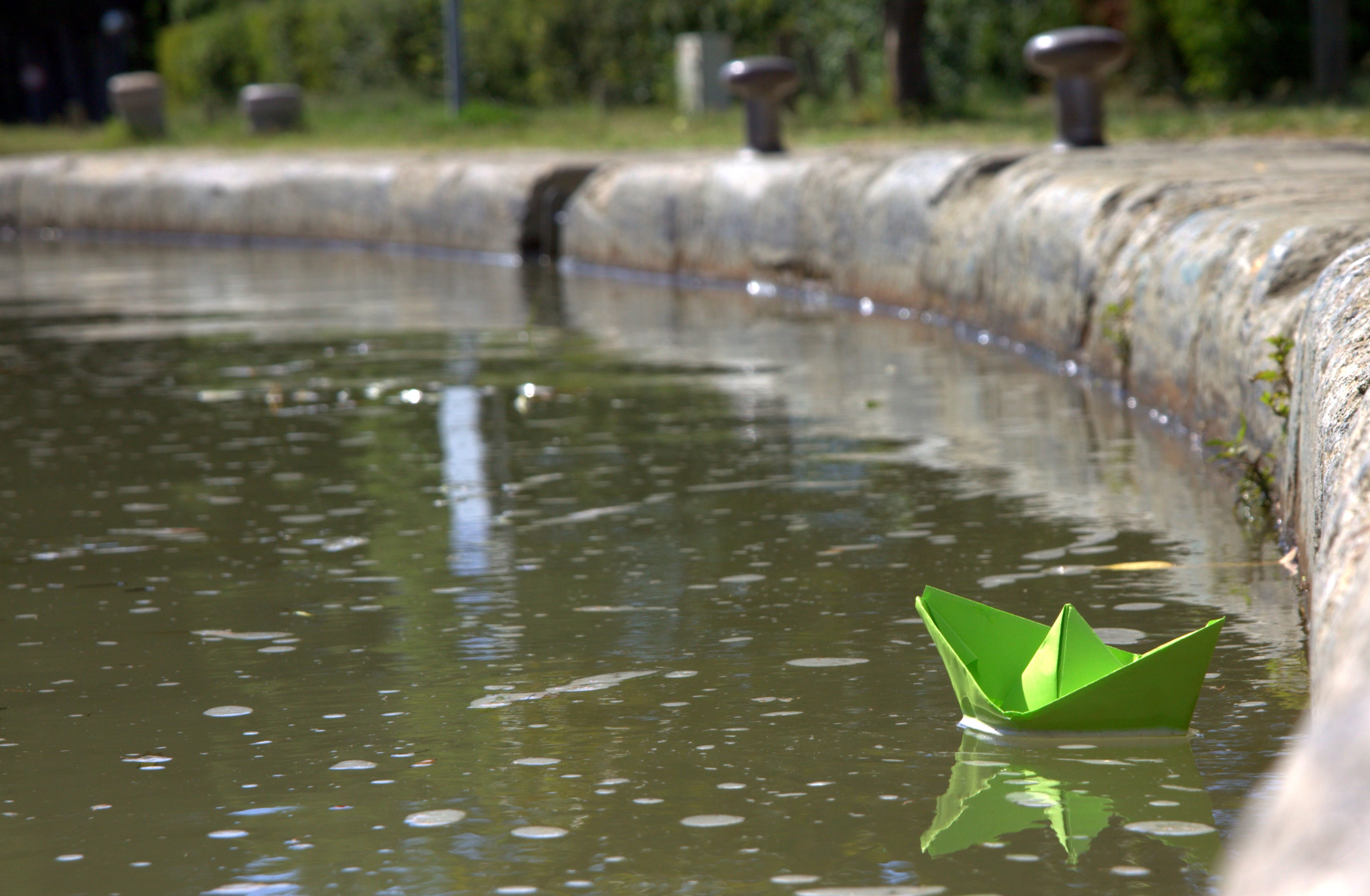 float, boat, paper, floating, leaf, dom, nature, rippled, divorce, plant part, fr, plant, no people, explore, pond, sailing, navigation, boating, travel, HD Wallpaper