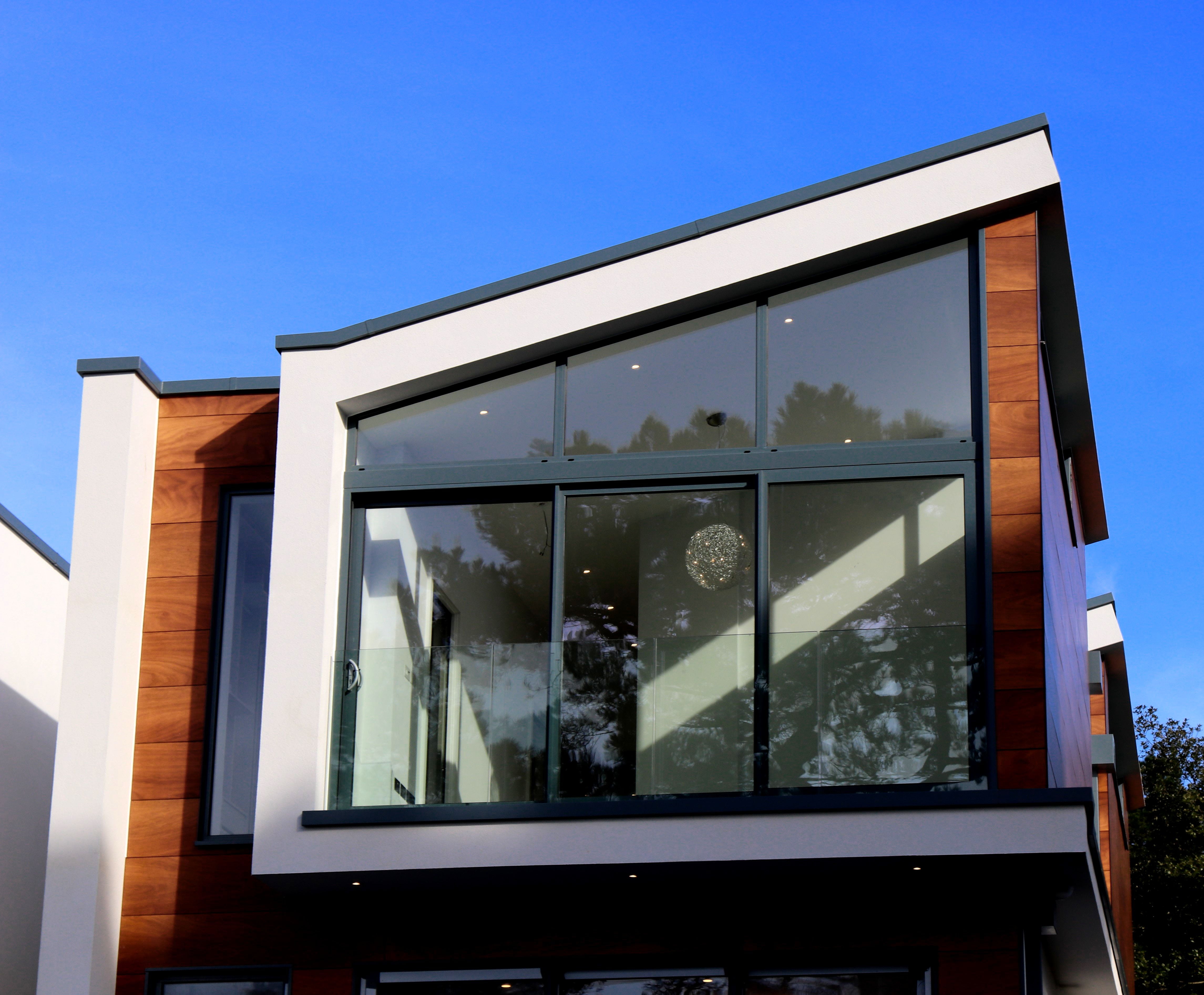 building, terrace, architecture, day, low angle view, windows, flat screen, glass - material, transparent, blue, window, glass, sky, building exterior, HD Wallpaper