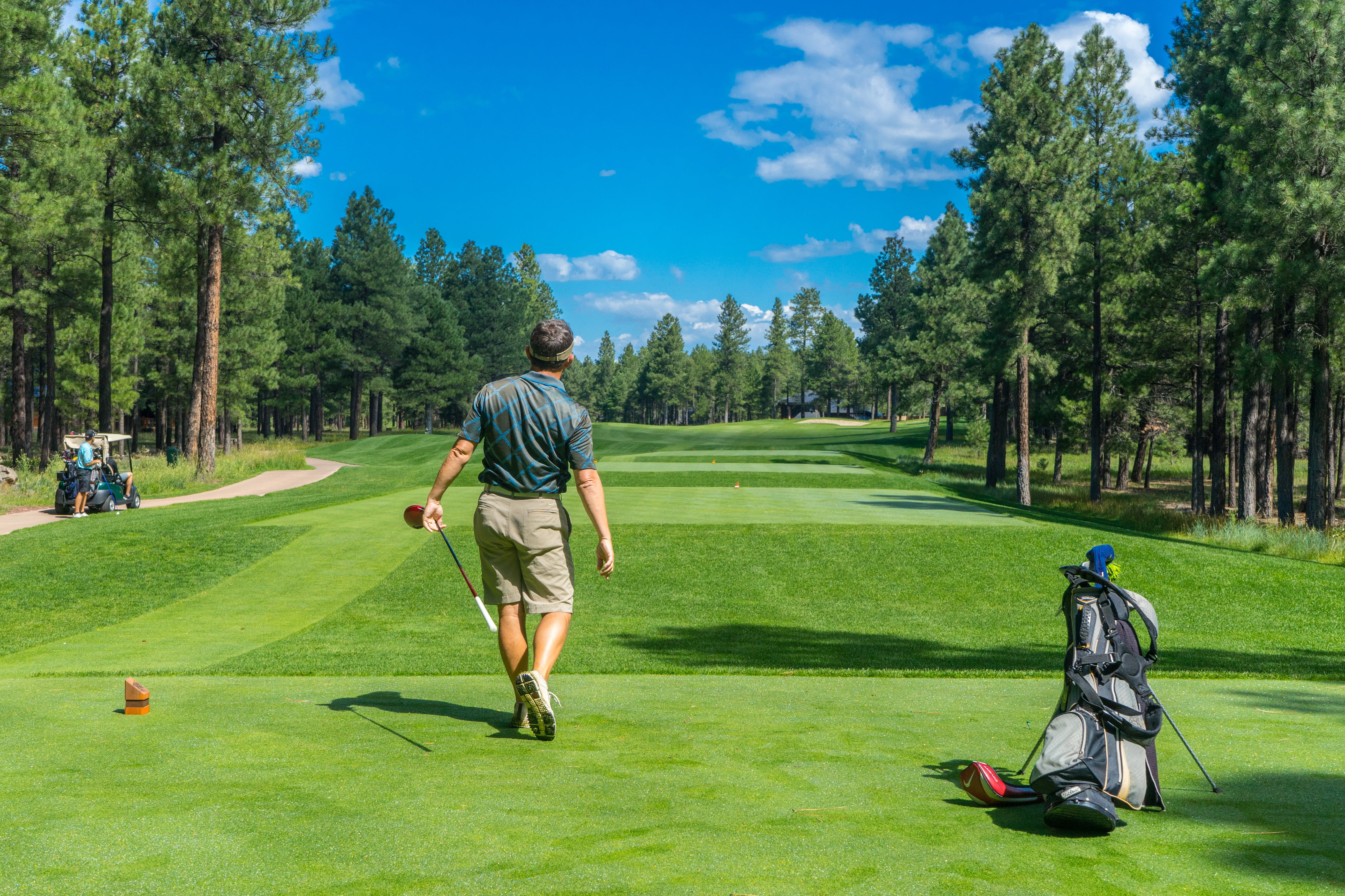 male, outdoors, sport, green color, day, 5K, shorts, taking a shot - sport, player, golfer, weekend activities, activity, one person, golf course, men, HD Wallpaper