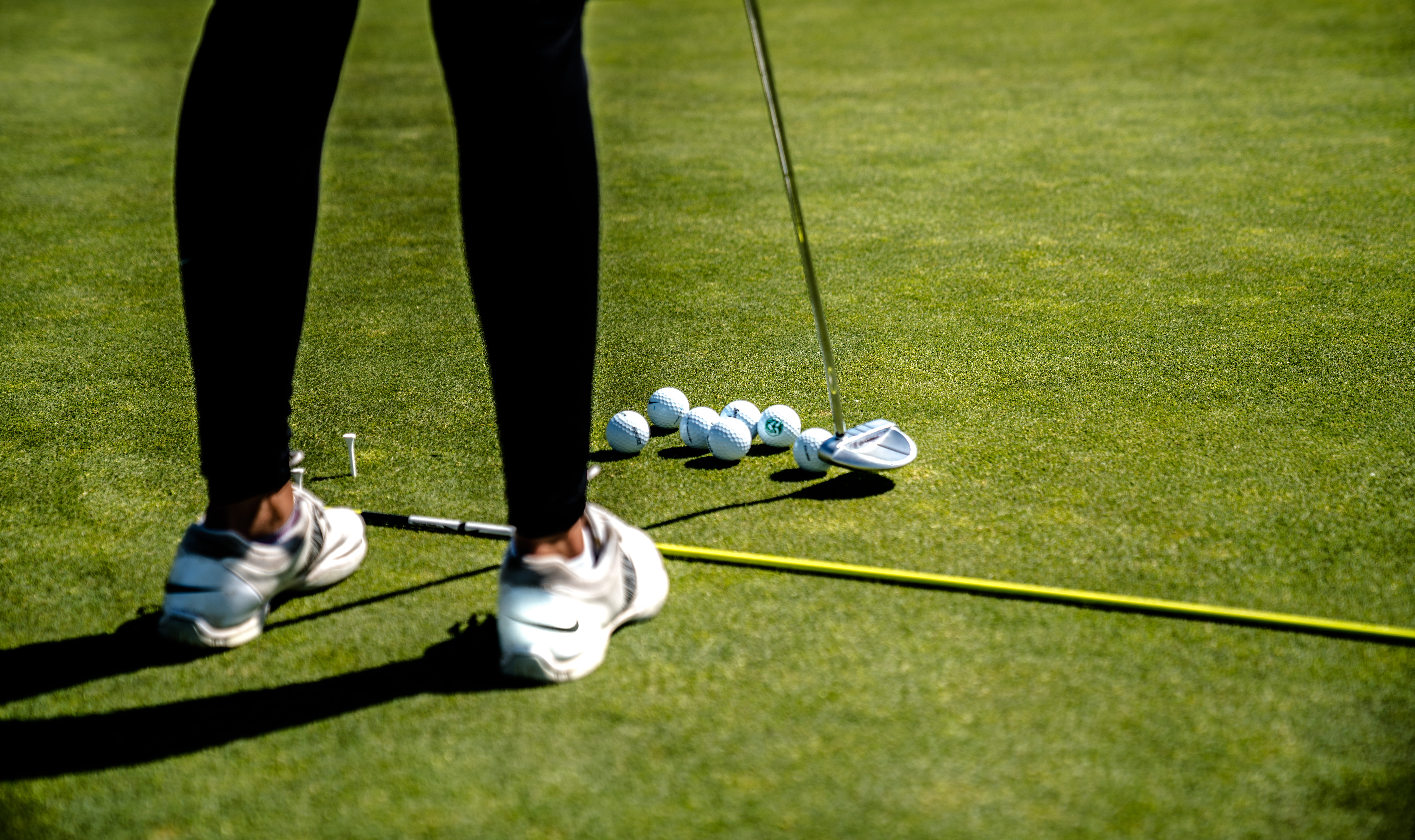 person, exercise, skill, human limb, nature, limb, golf club, recreation, fun, leisure, woman, standing, ball, low section, human body part, grass, green color, HD Wallpaper
