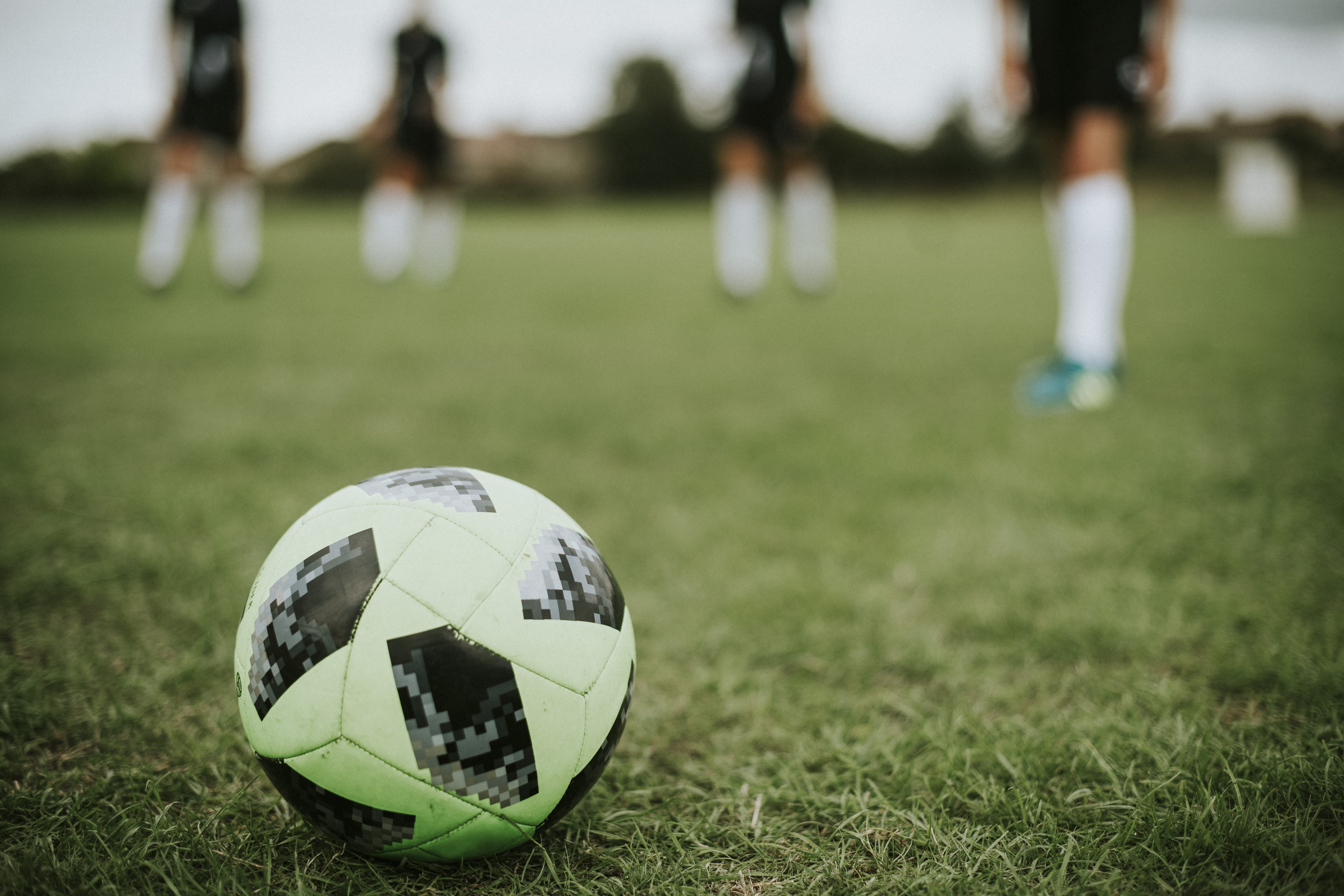 team, effort, green, team sport, competition, league, field, outdoors, activity, game, ball, people, leisure, day, hobby, grass, close, green color, sphere, HD Wallpaper