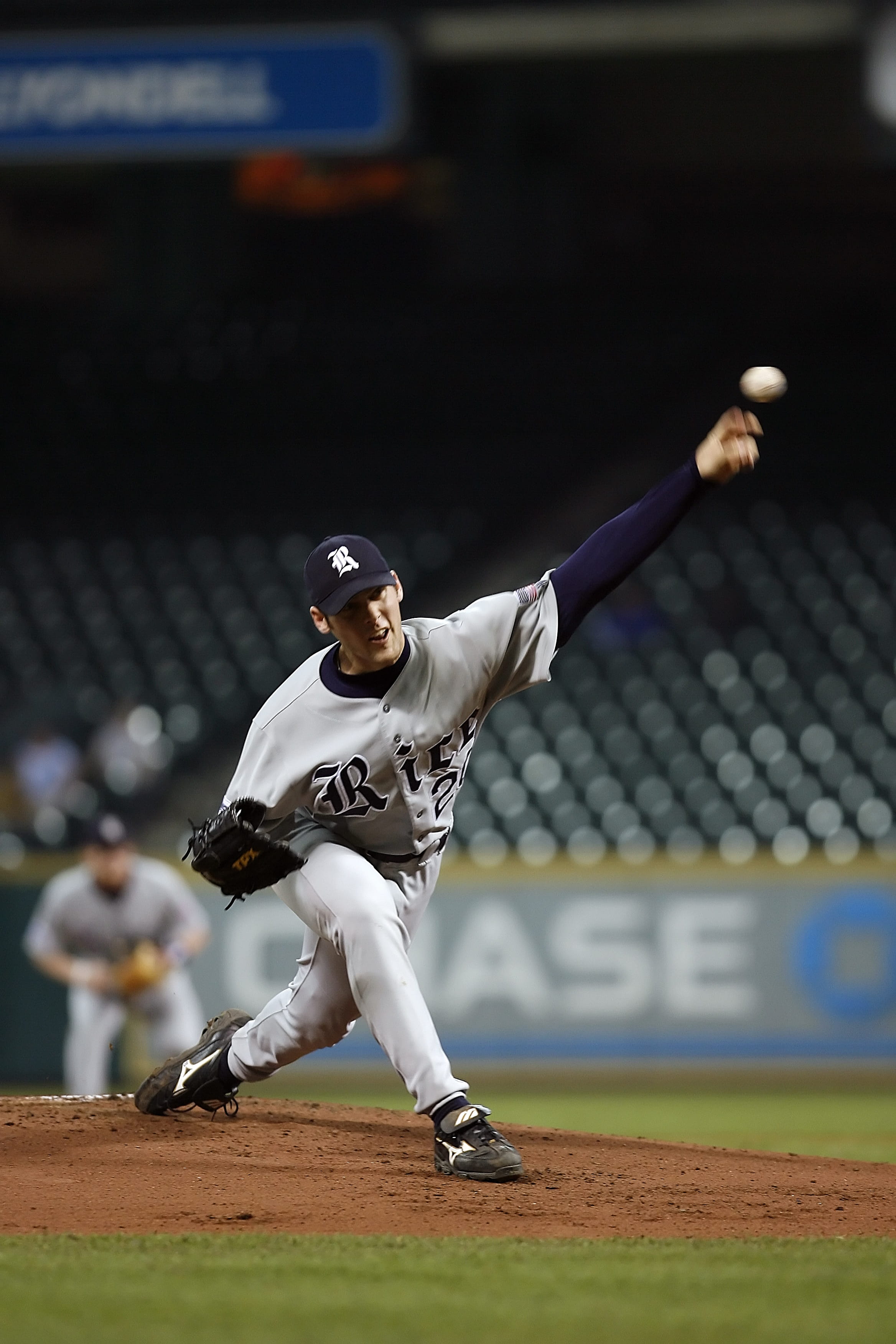 baseball - sport, one man only, motion, full length, competitive sport, Sport, throw, sport, determination, Ball, pitch, action, only men, focus, athlete, Phone HD Wallpaper