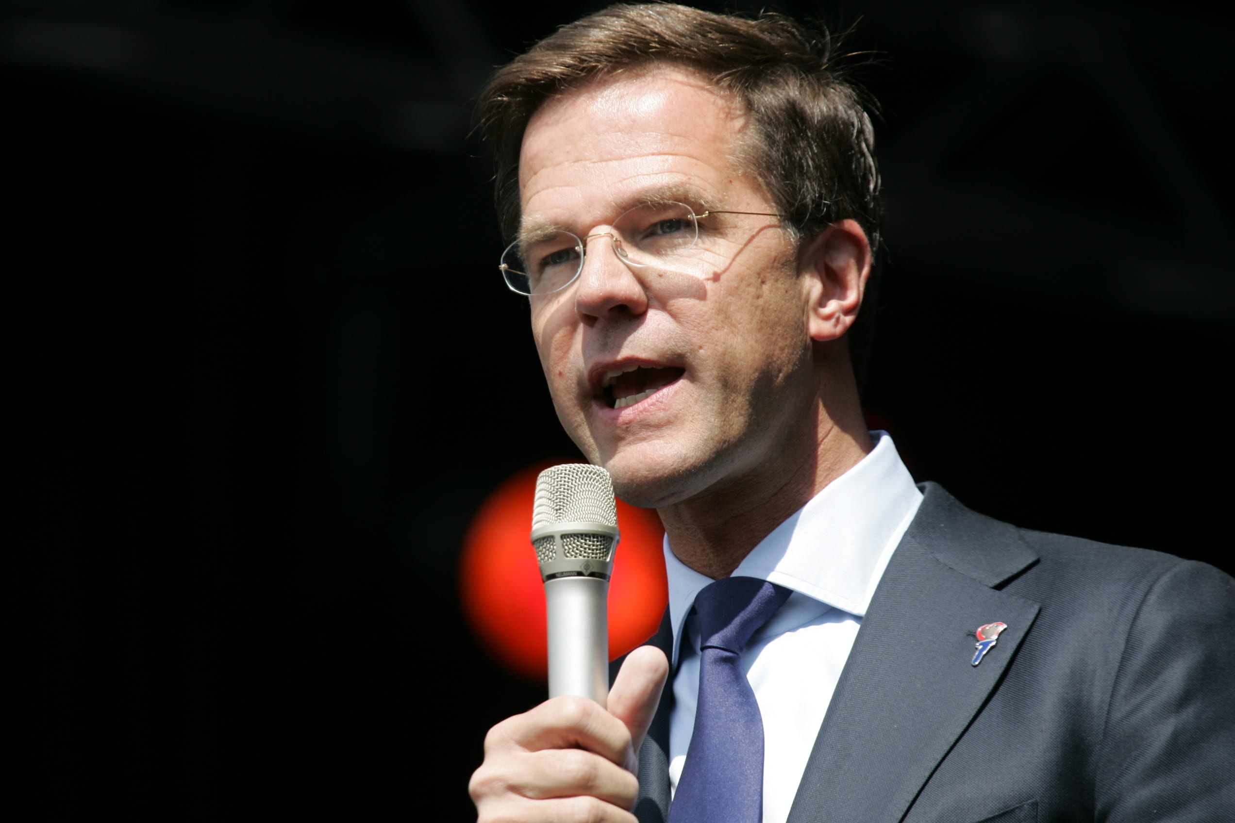 public speaker, business, singing, rutte, mark rutte, adult, men, politics, liberation day, speech, studio shot, glasses, input device, mature adult, suit, HD Wallpaper