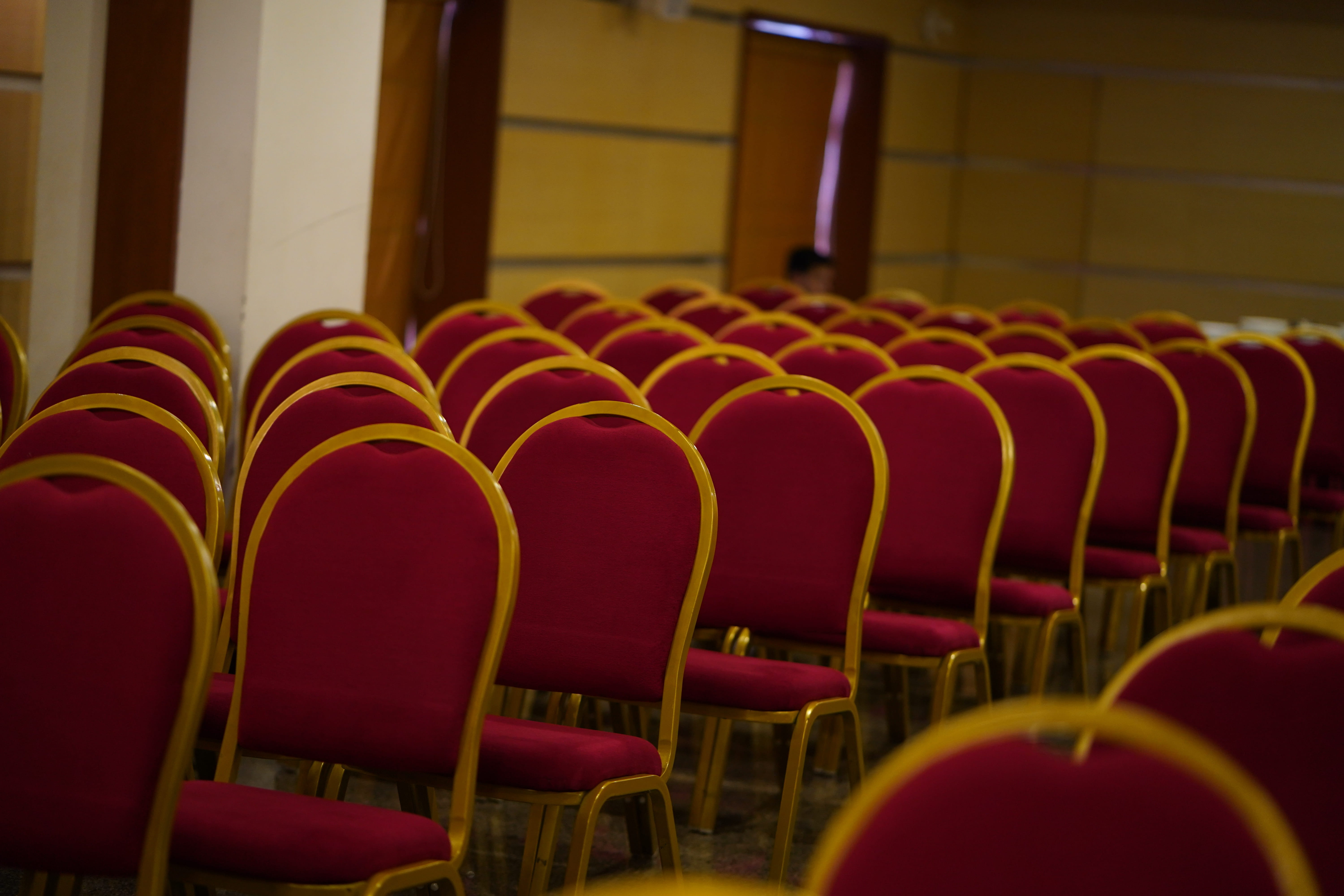 repetition, seat, exhibition, meeting, red, entrance hall, art, stage theater, arts culture and entertainment, domestic room, chair, business conference, HD Wallpaper