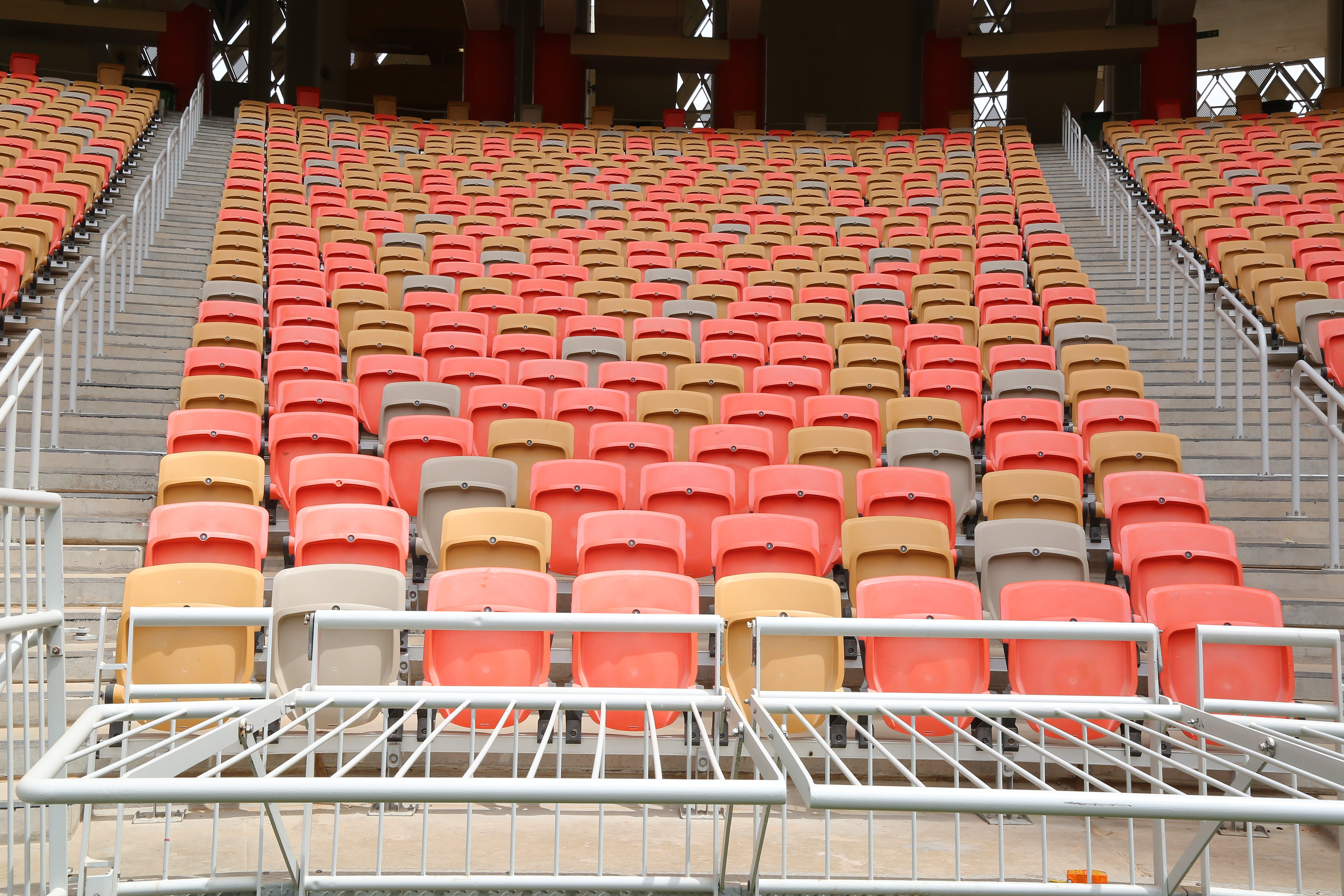 business meeting, chair, event, in a row, no people, sport, classroom, absence, 5K, shopping cart, architecture, exhibition, empty chairs in gallery, people, HD Wallpaper