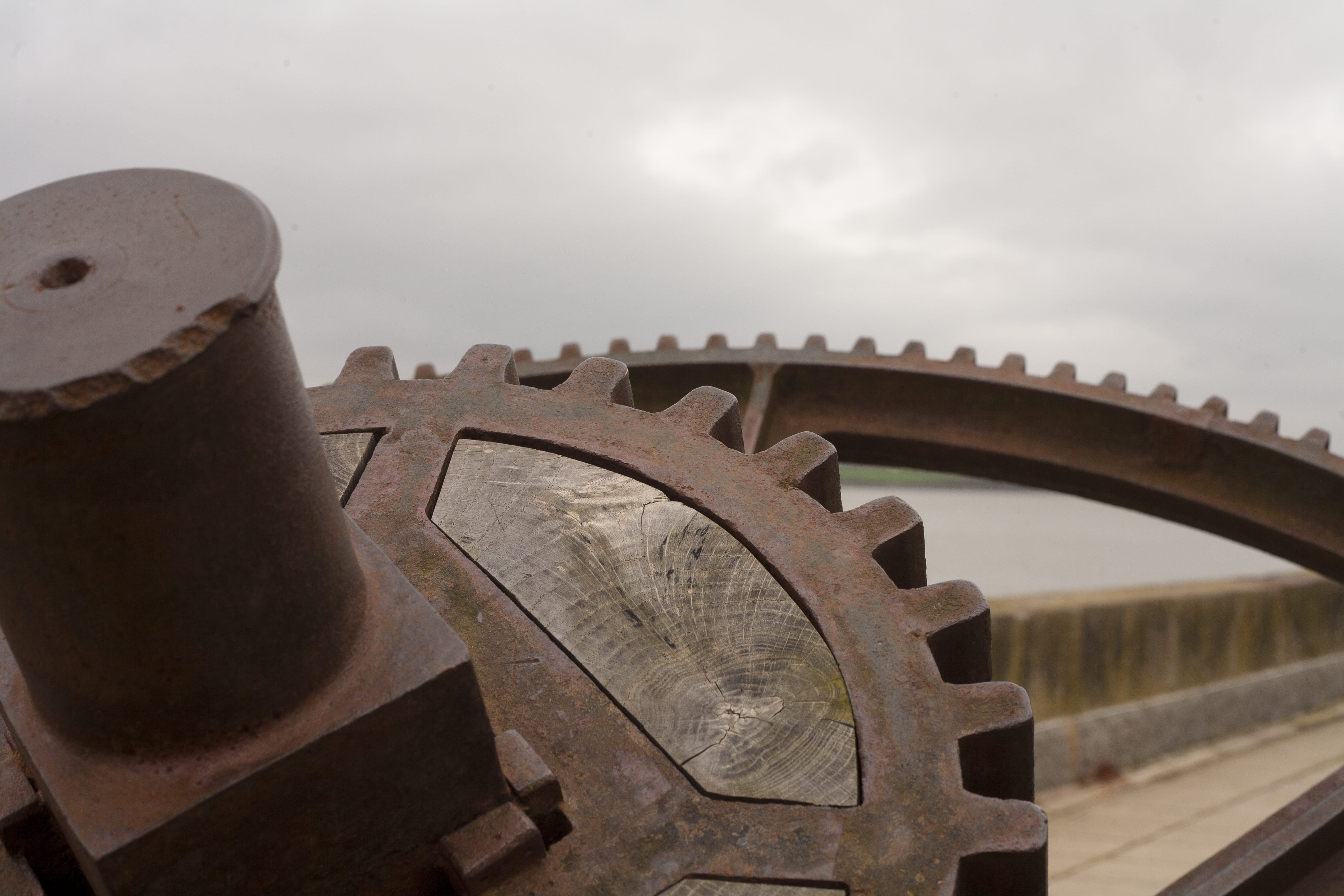 day, metal, no people, 4K, outdoors, architecture, rusty, technical, nature, sky, Gear, the past, machinery, old, focus on foreground, equipment, wheel, HD Wallpaper