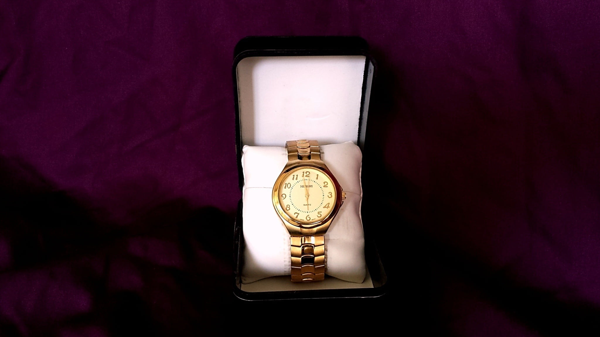 black background, modern, wrist, cogwheel, mechanism, wristwatch, clock, time, business, single object, luxury, gear, no people, mechanical, box, gold colored, HD Wallpaper