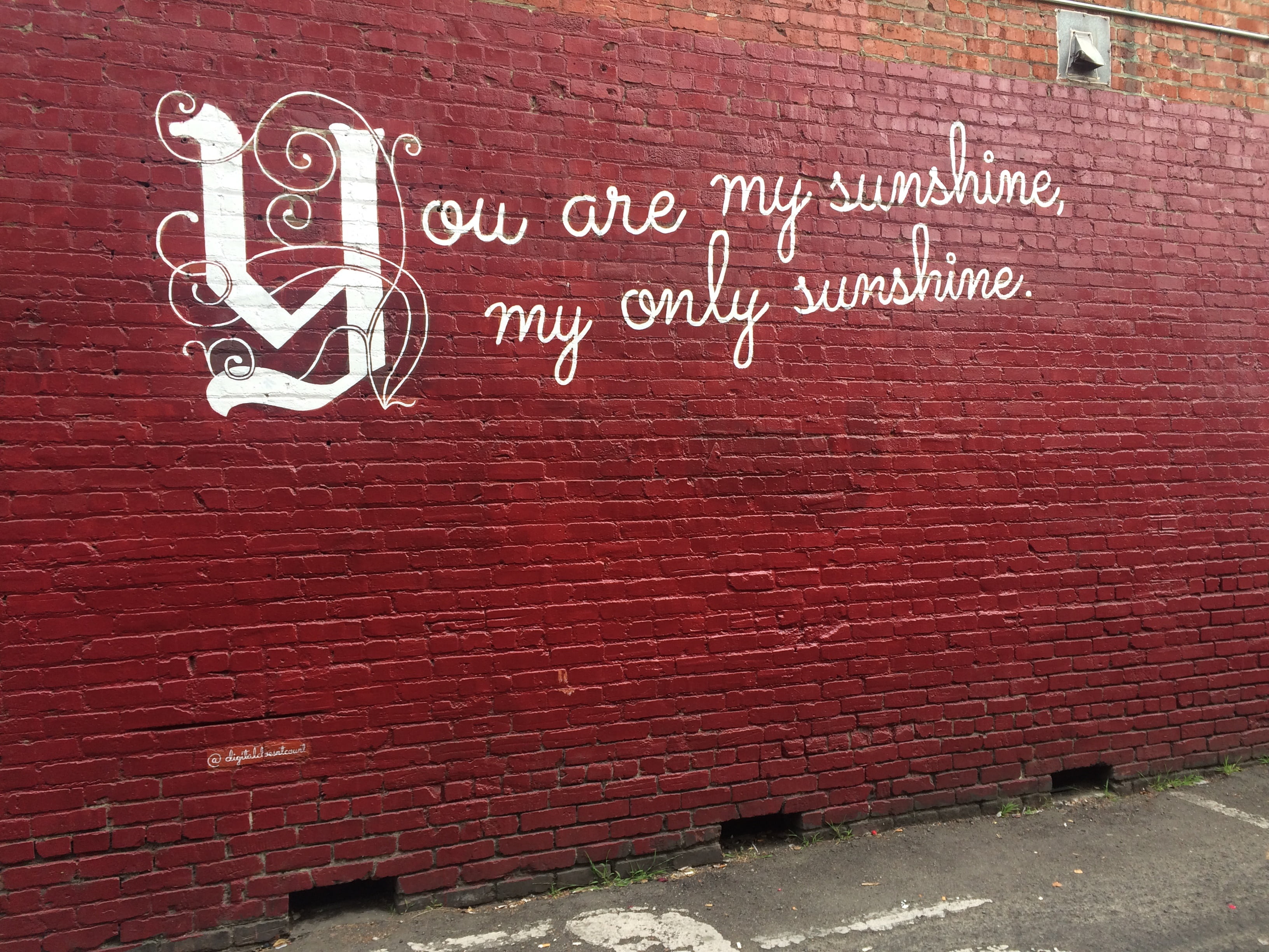 built structure, urban, grungy, 2K, texture, paint, red, color, tag, street, brown, message, creativity, spray, cool, no people, brick, backdrop, day, HD Wallpaper