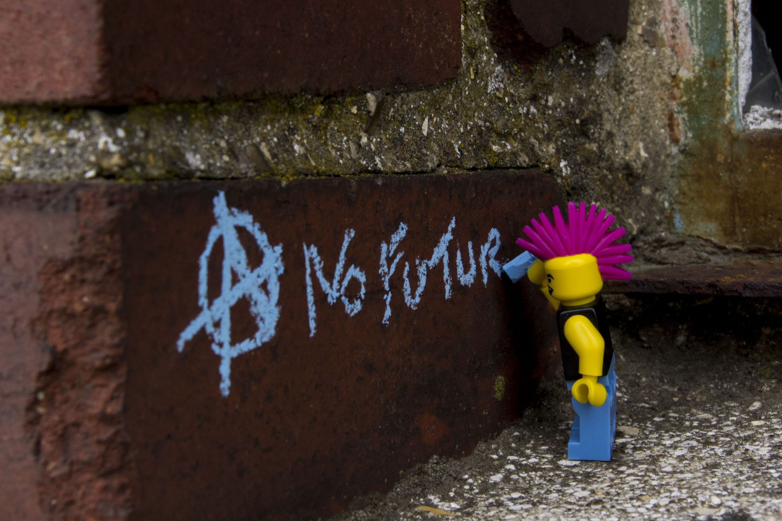 text, humor, punk, toys, figurines, Lego, chalk, walls, writing, Broken Glass, grunge, artwork, street, 2K, Miniatures, photography, bricks, anarchy, Circle, HD Wallpaper