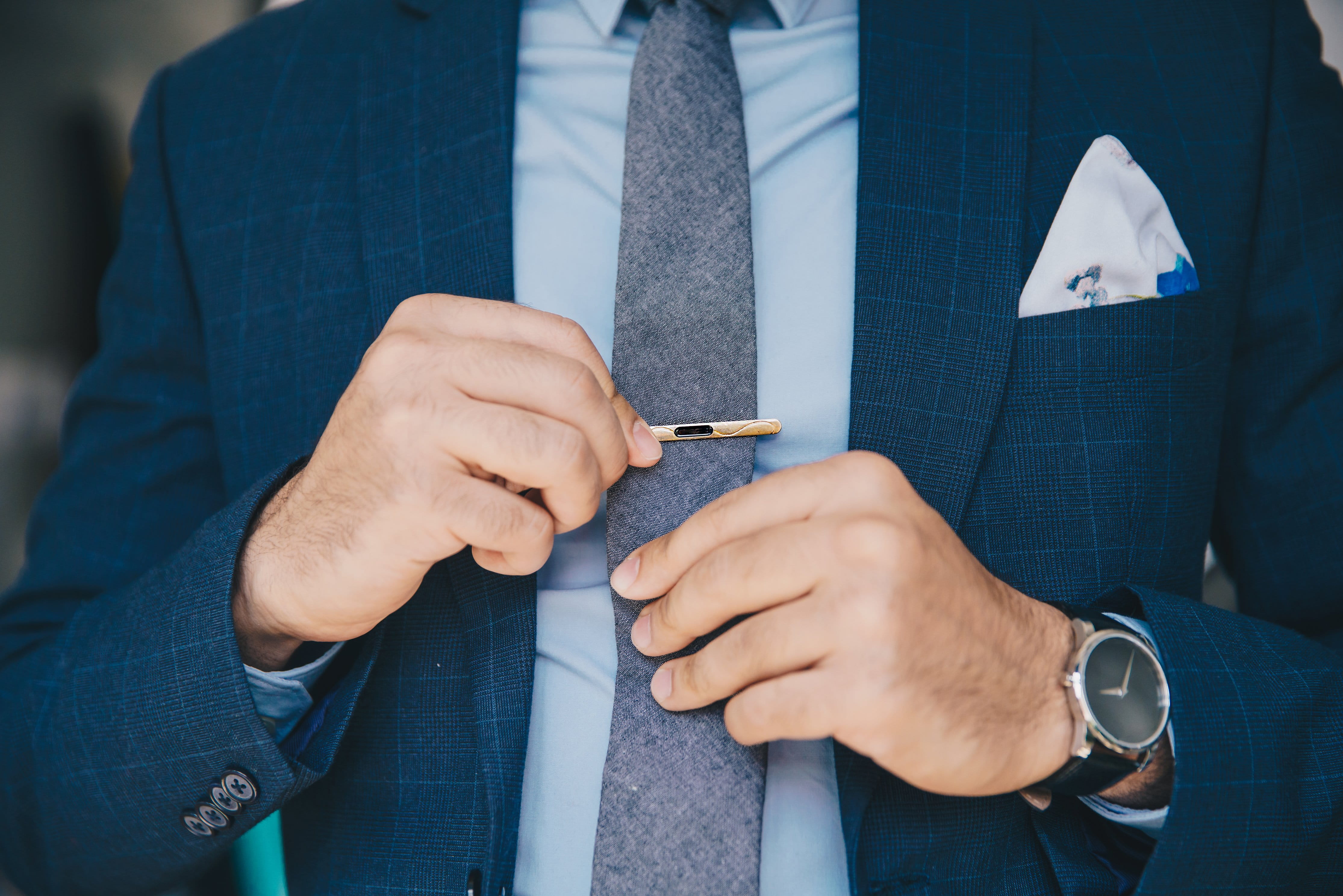 Suits, Watch, 4K, day, tailor, close-up, one person, Blue, real people, Mens Fashion, focus on foreground, Tie, holding, front view, well-dressed, hand, HD Wallpaper