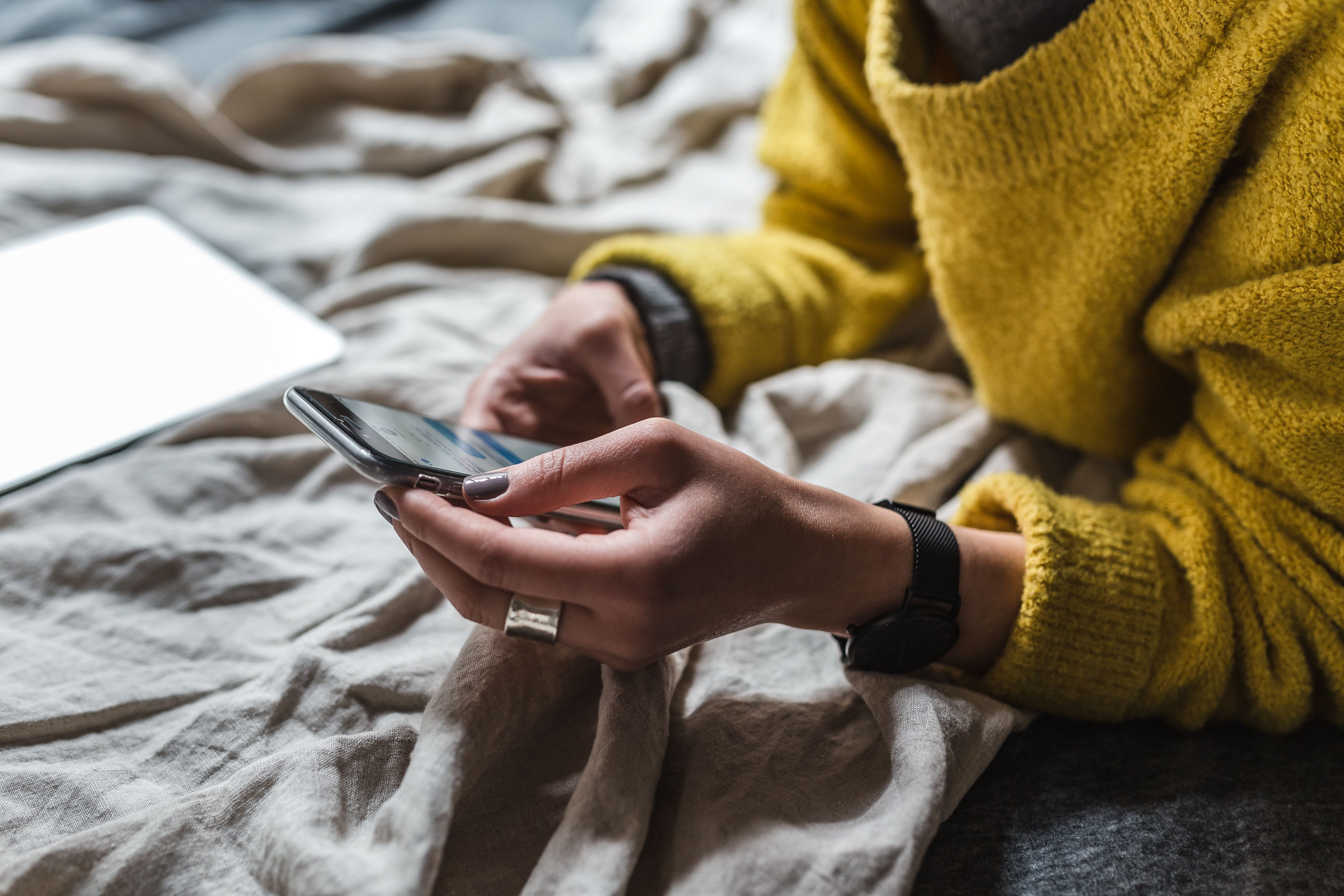 caucasian, woman, midsection, cosy, furniture, reading, cozy, blonde, wireless Technology, one Person, indoors, bed, mobile phone, human hand, at home, HD Wallpaper