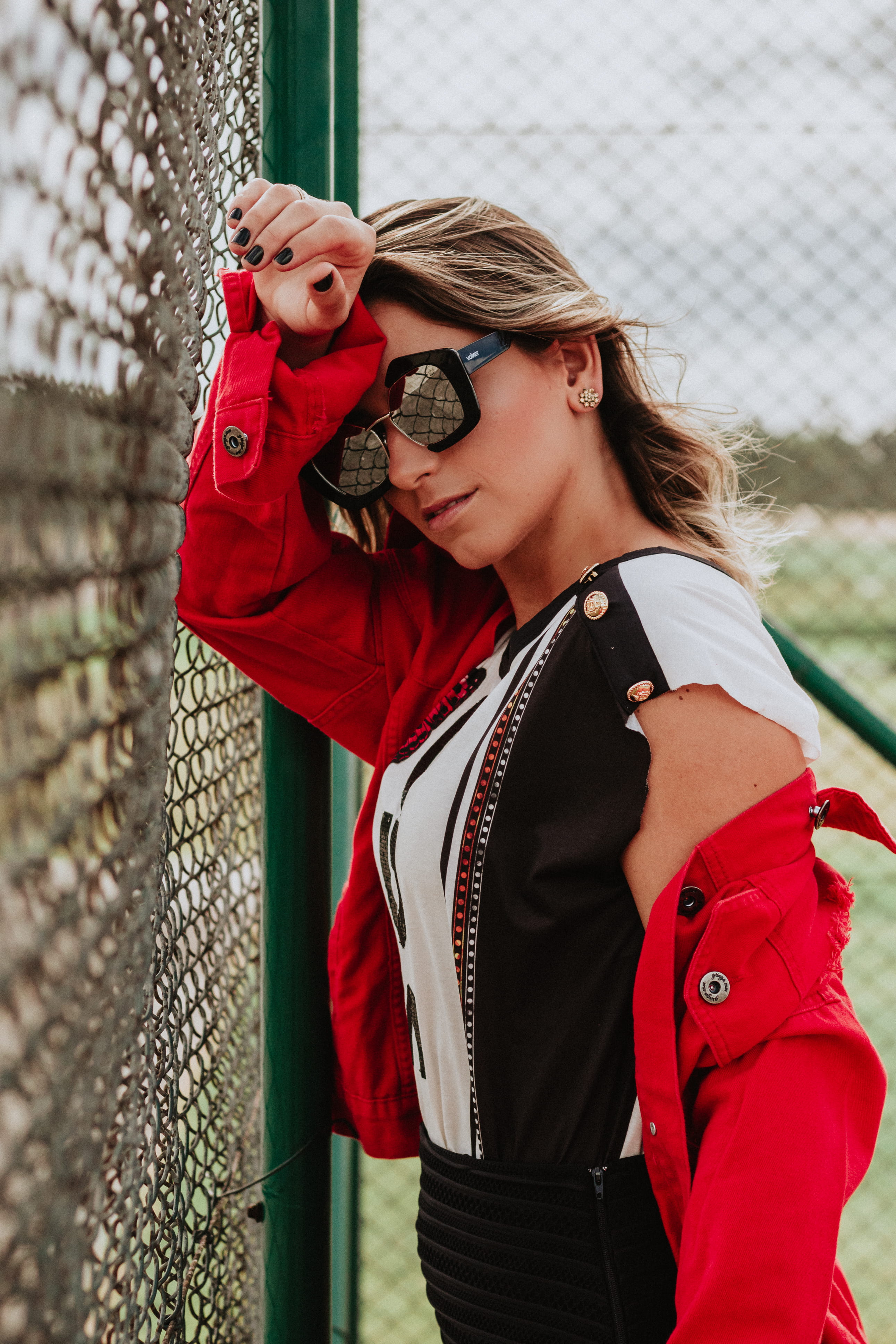 barrier, 4K, one person, waist up, boundary, fashion, nature, sun, day, green, warm clothing, clothing, hair, pose, red, chain, scarf, fence, model, real people, Phone HD Wallpaper