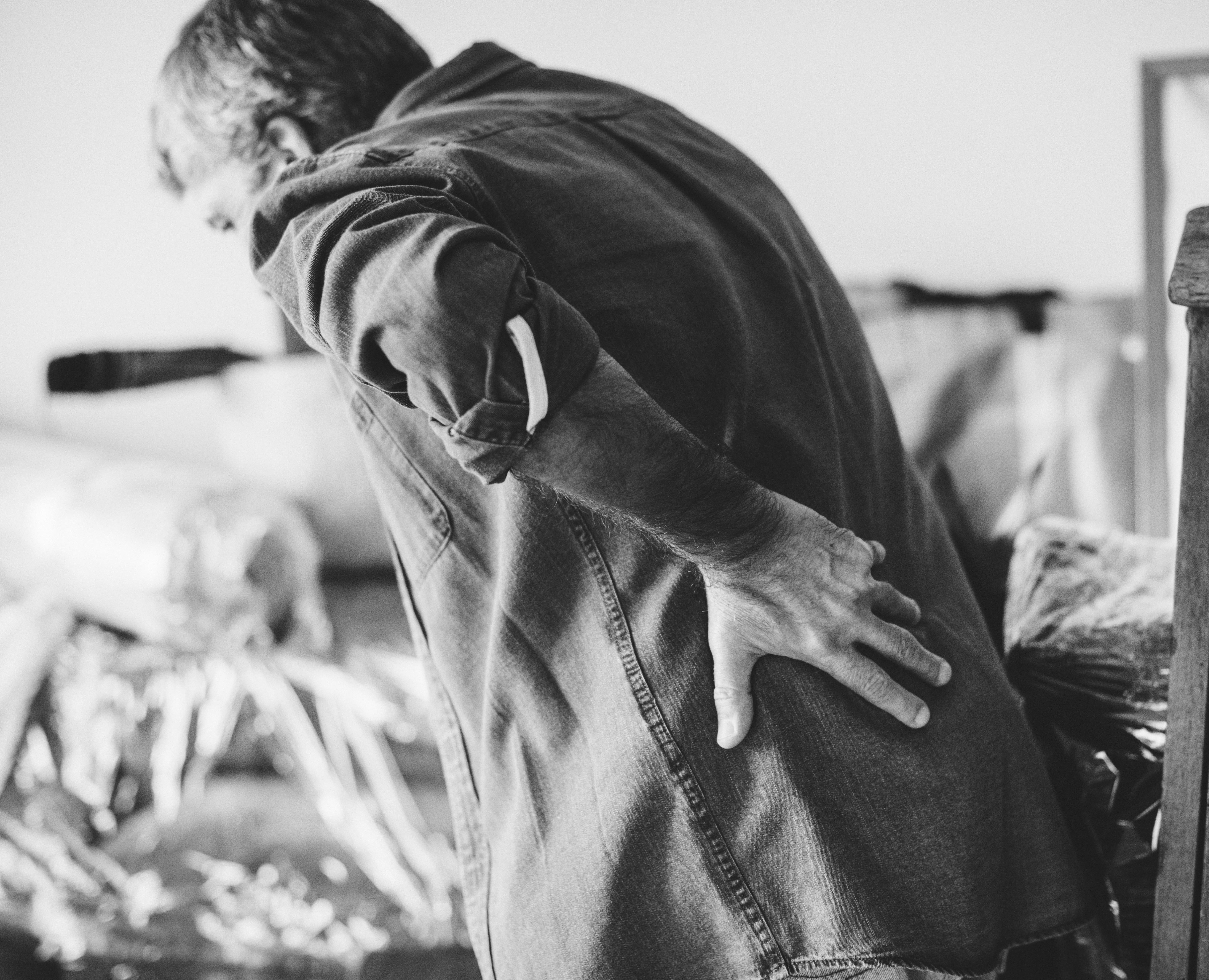 holding, old age, wear, day, hurt, young adult, ill, plant, muscular, healthcare, casual clothing, black and white, outdoors, Chronic Pain, medical, males, HD Wallpaper