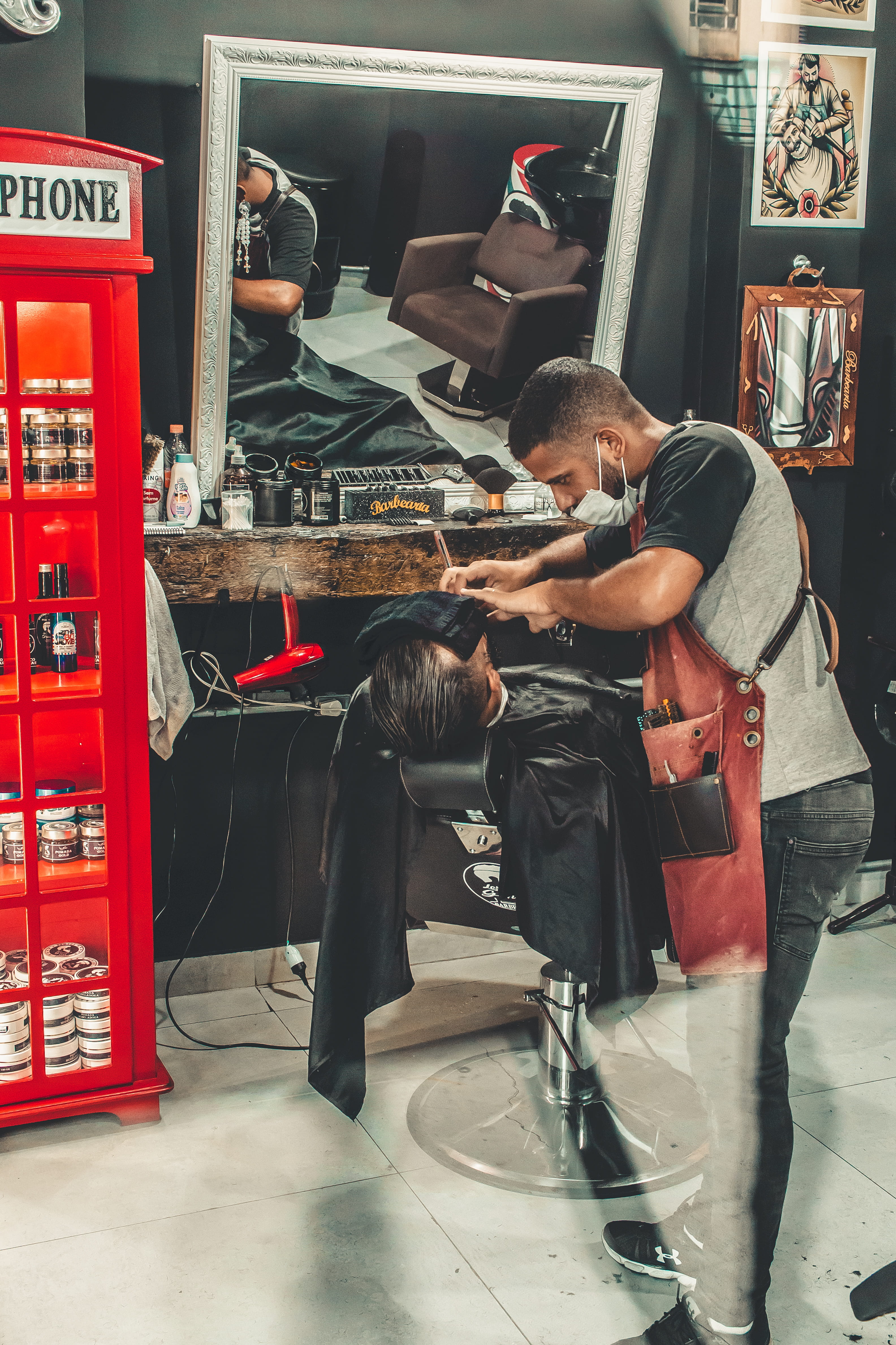 hairdresser, mirror, business, young men, 4K, room, lifestyles, shelf, adult, hairstylist, man, service, leisure activity, casual clothing, wear, hairstyle, Phone HD Wallpaper