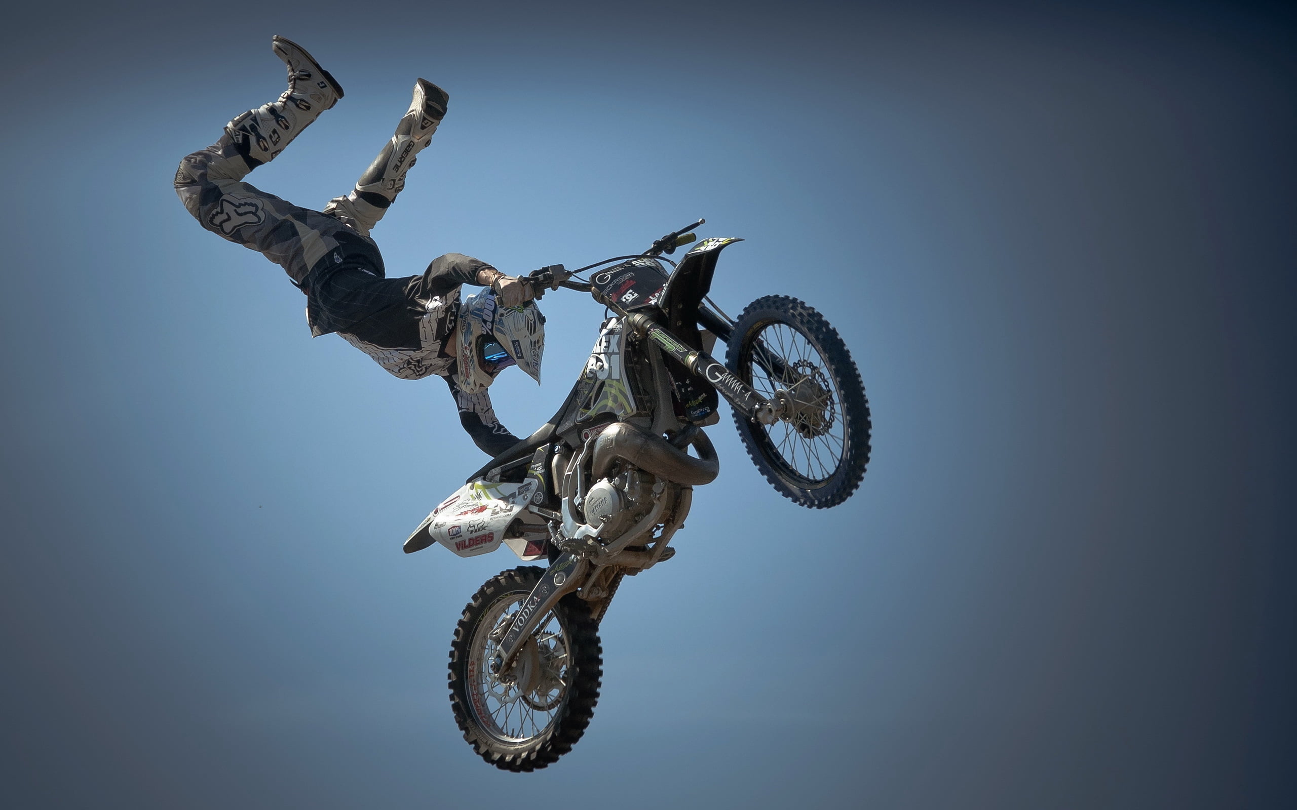 activity, gray, adult, adventure, one Person, dirt, black, 2K, skill, sports Helmet, competition, freedom, extreme Sports, motocross, stunt, copy space, HD Wallpaper