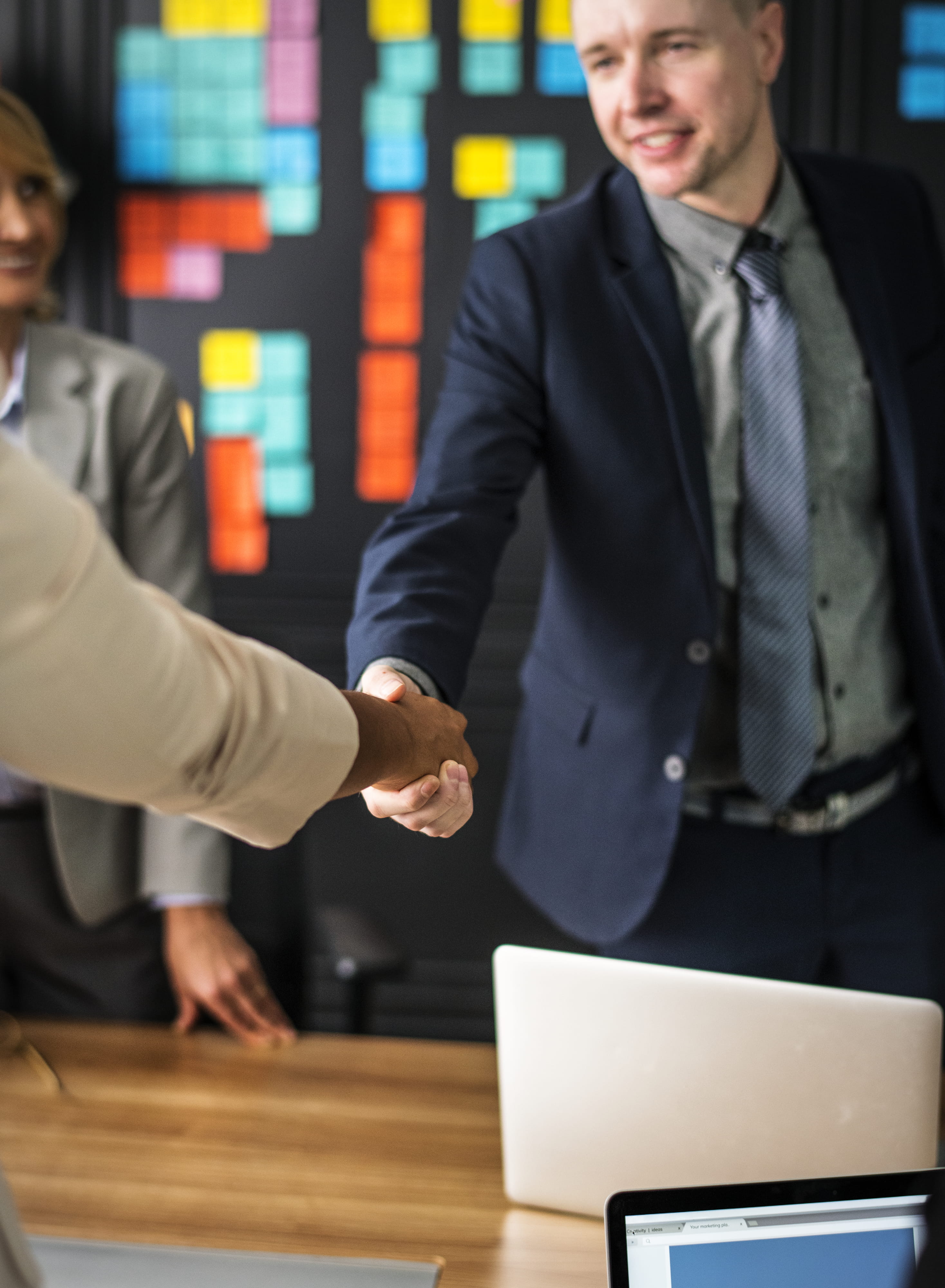 business person, shaking, business, cooperation, furniture, communication, teamwork, office, man, occupation, close-up, wear, agreement, formal businesswear, Phone HD Wallpaper