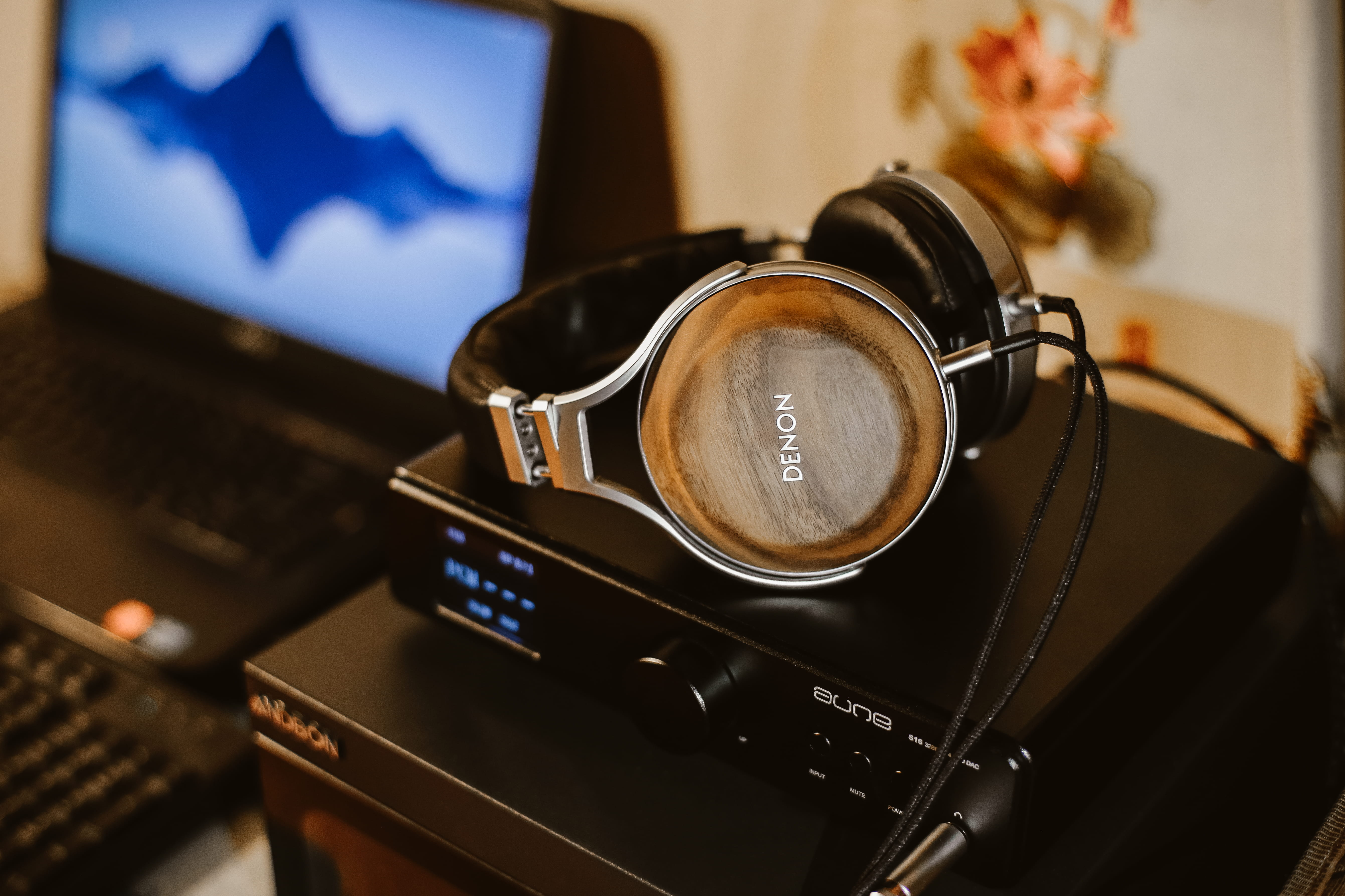 close-up, headphone, equipment, relax, blur, denon ah d7200, modern, technology, hobby, electric, laptop, black, device, indoors, 5K, no People, aune, HD Wallpaper