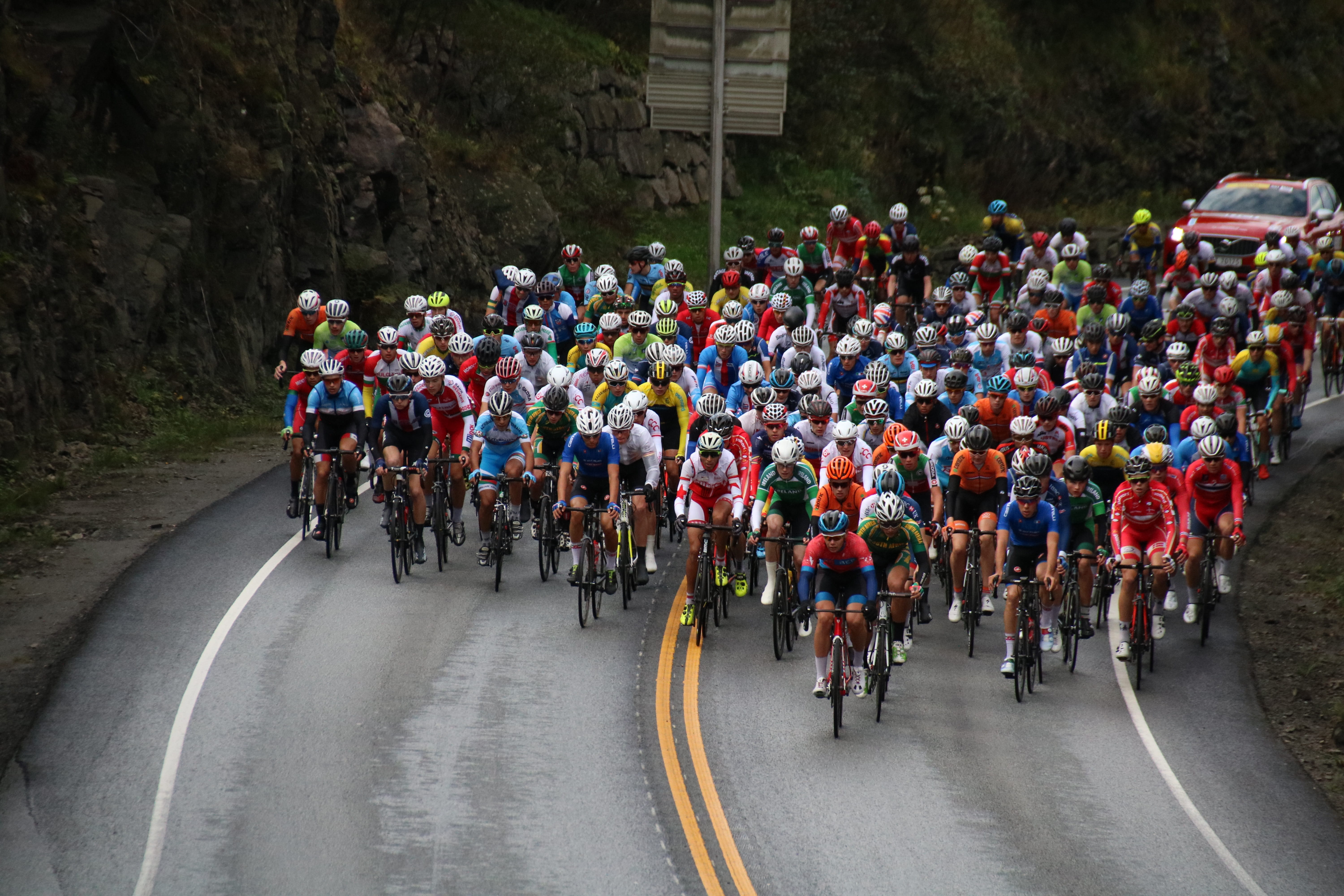 outdoors, event, junior, land vehicle, marathon, riding, sport, real people, lifestyles, ride, bergen, bicycle, bicycle road racing, crowd, road, cycliste, HD Wallpaper