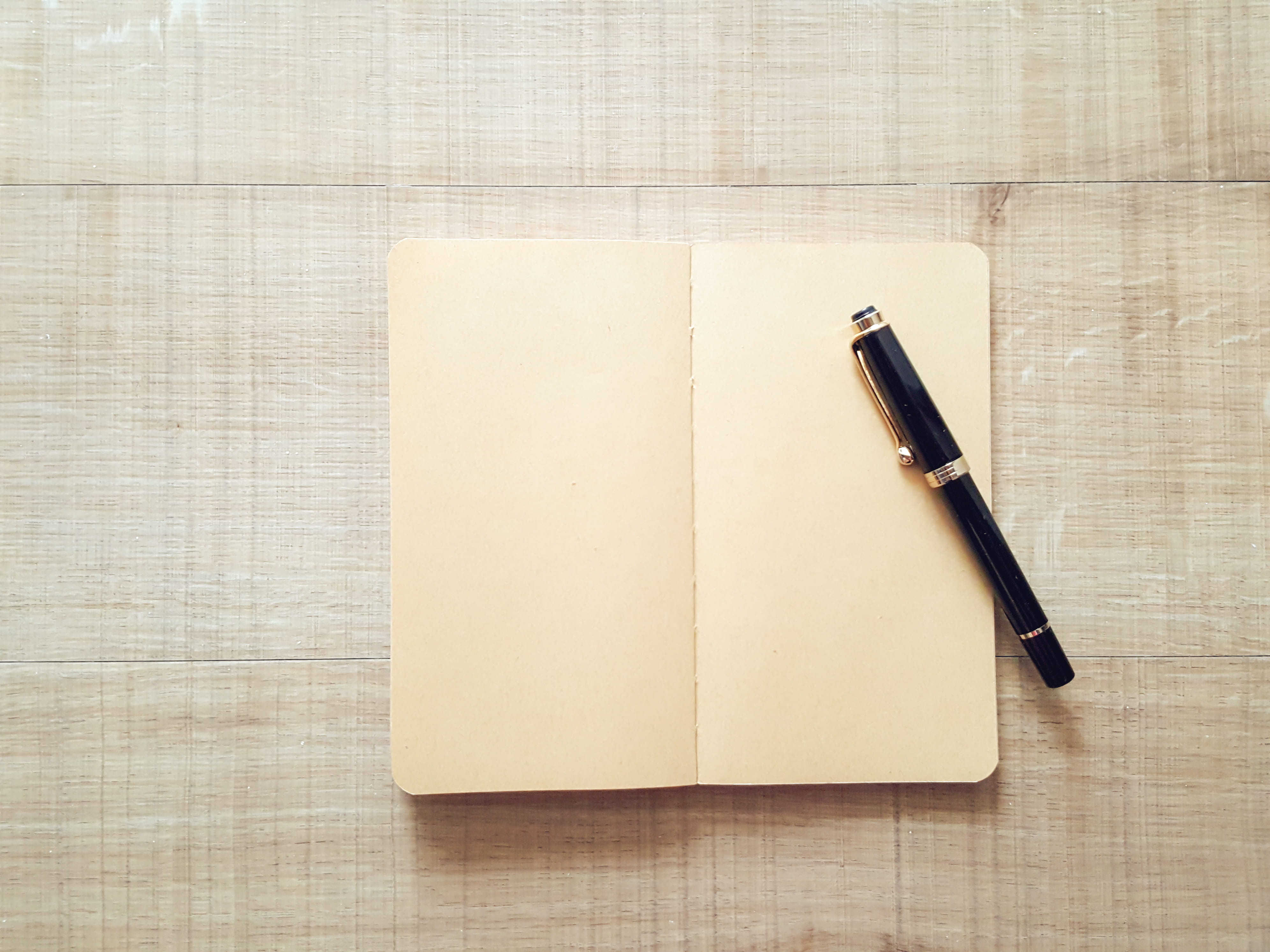 table, high angle view, wooden surface, office, pen, fountain pen, notebook, 4K, top, nib, black color, directly above, memo, two objects, office supply, HD Wallpaper