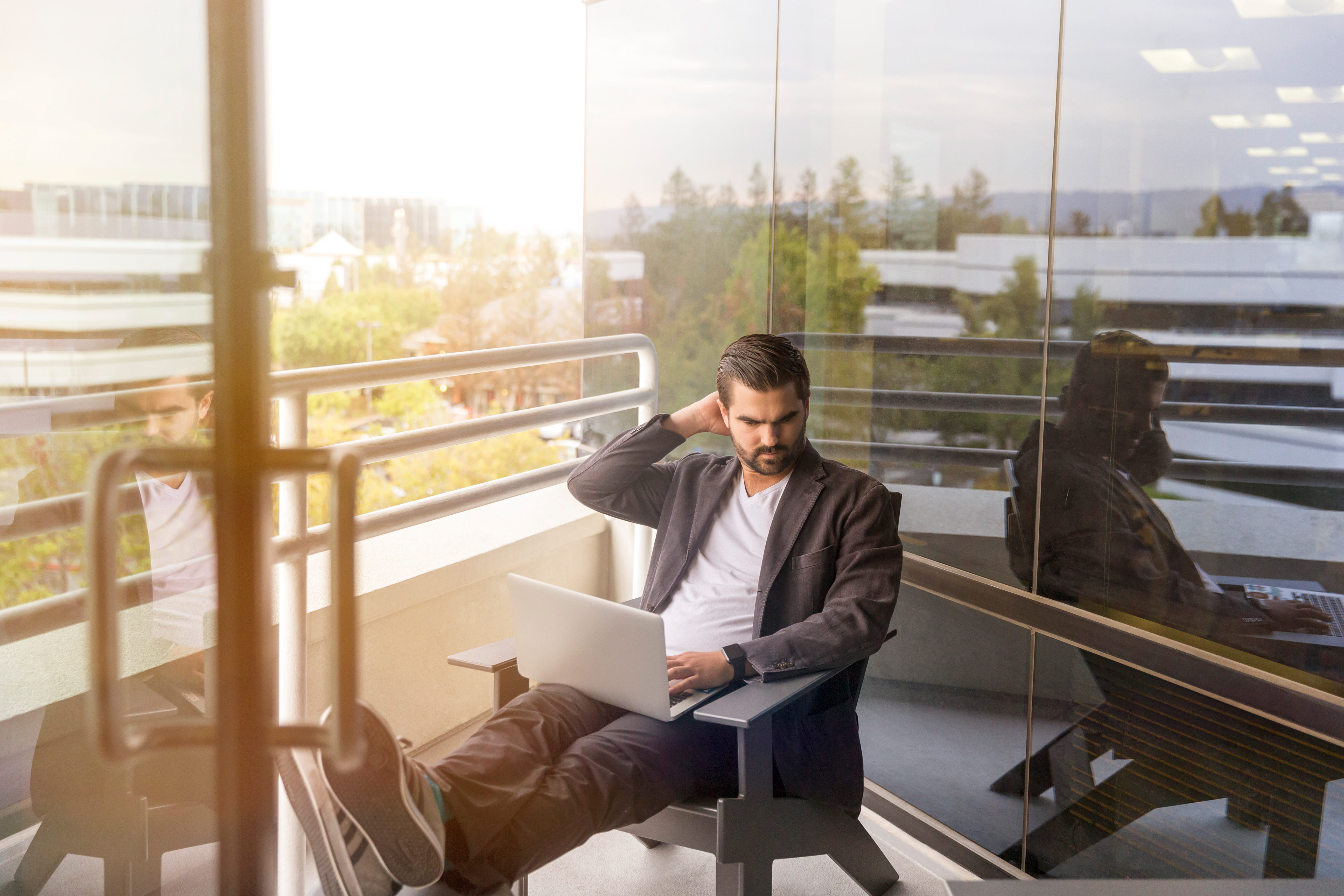 window, silver, business, three quarter length, glass, adirondack, one person, internet, wooden, sales woman, males, technology, daytime, working, computer, HD Wallpaper
