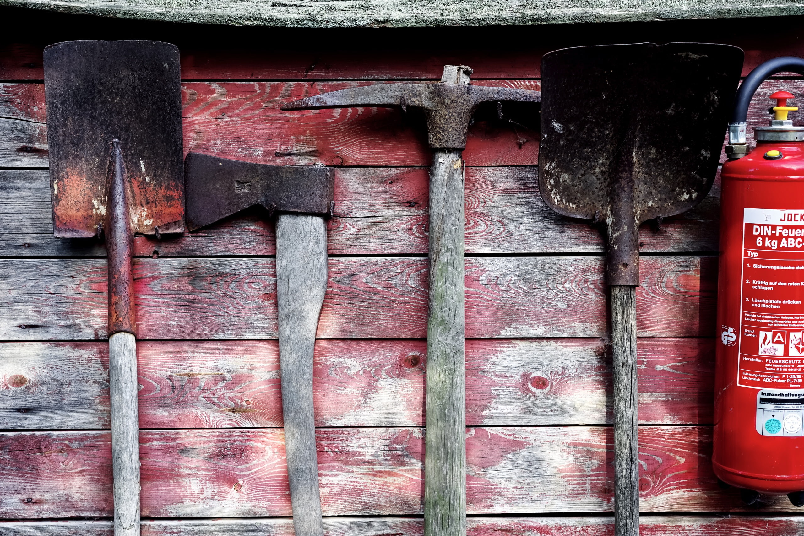 close-up, entrance, protection, architecture, shovels, telephone, built structure, day, red, metal, communication, axes, tools, fire extinguishers, latch, HD Wallpaper