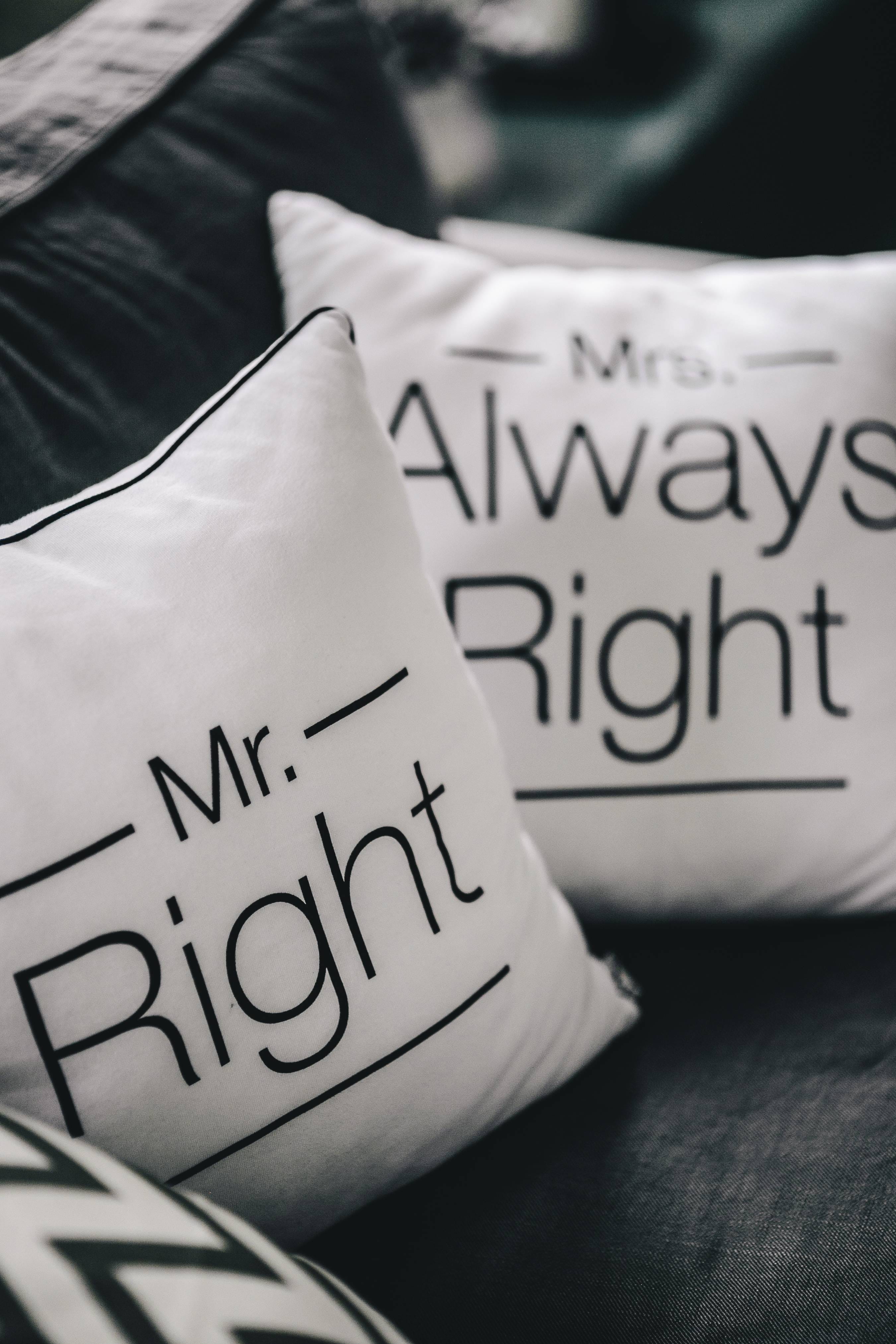marriage, mrs always right, funny, furniture, communication, close-up, 4K, pillowcase, marriaged, script, table, real people, paper, Pillow, still life, Phone HD Wallpaper