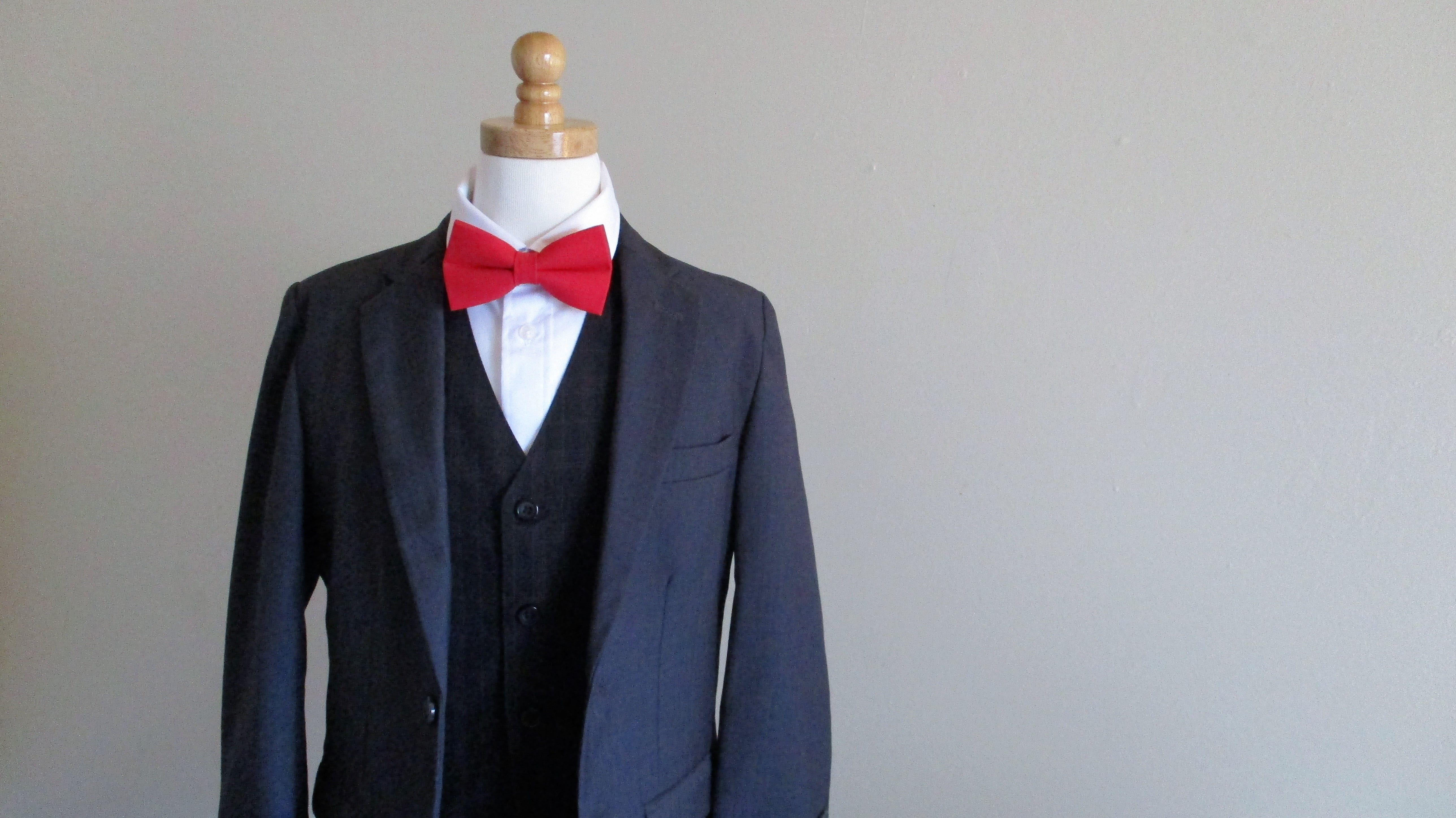 elegance, bow, red bow tie, formalwear, men, jacket, studio shot, shirt, accessory, fashion, adult, menswear, business, button down shirt, white, dressing up, HD Wallpaper