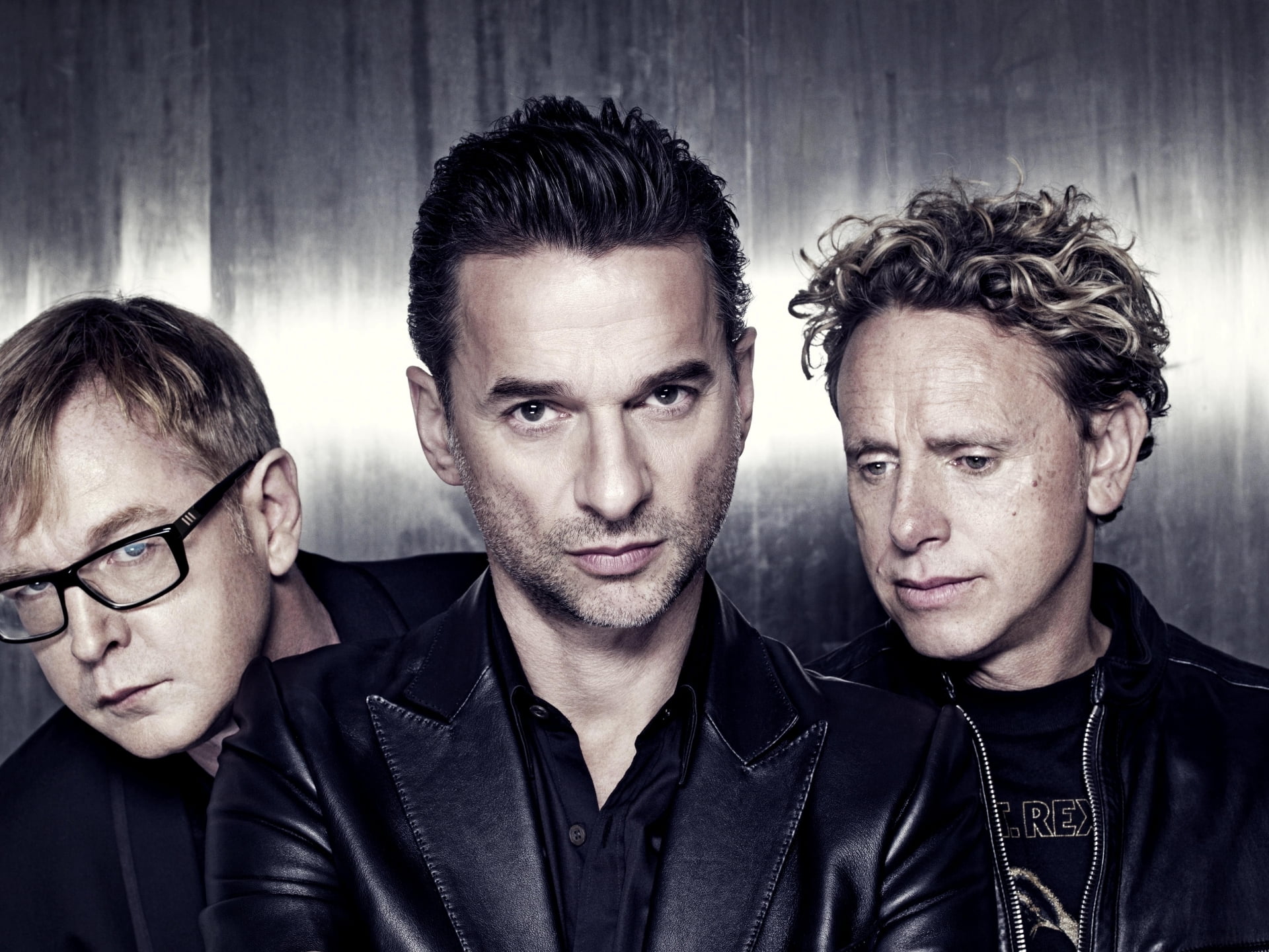 black, studio shot, looking at camera, indoors, emotion, males, suit, portrait, facial expression, headshot, men, clothing, the legendary band, Andrew Fletcher, HD Wallpaper