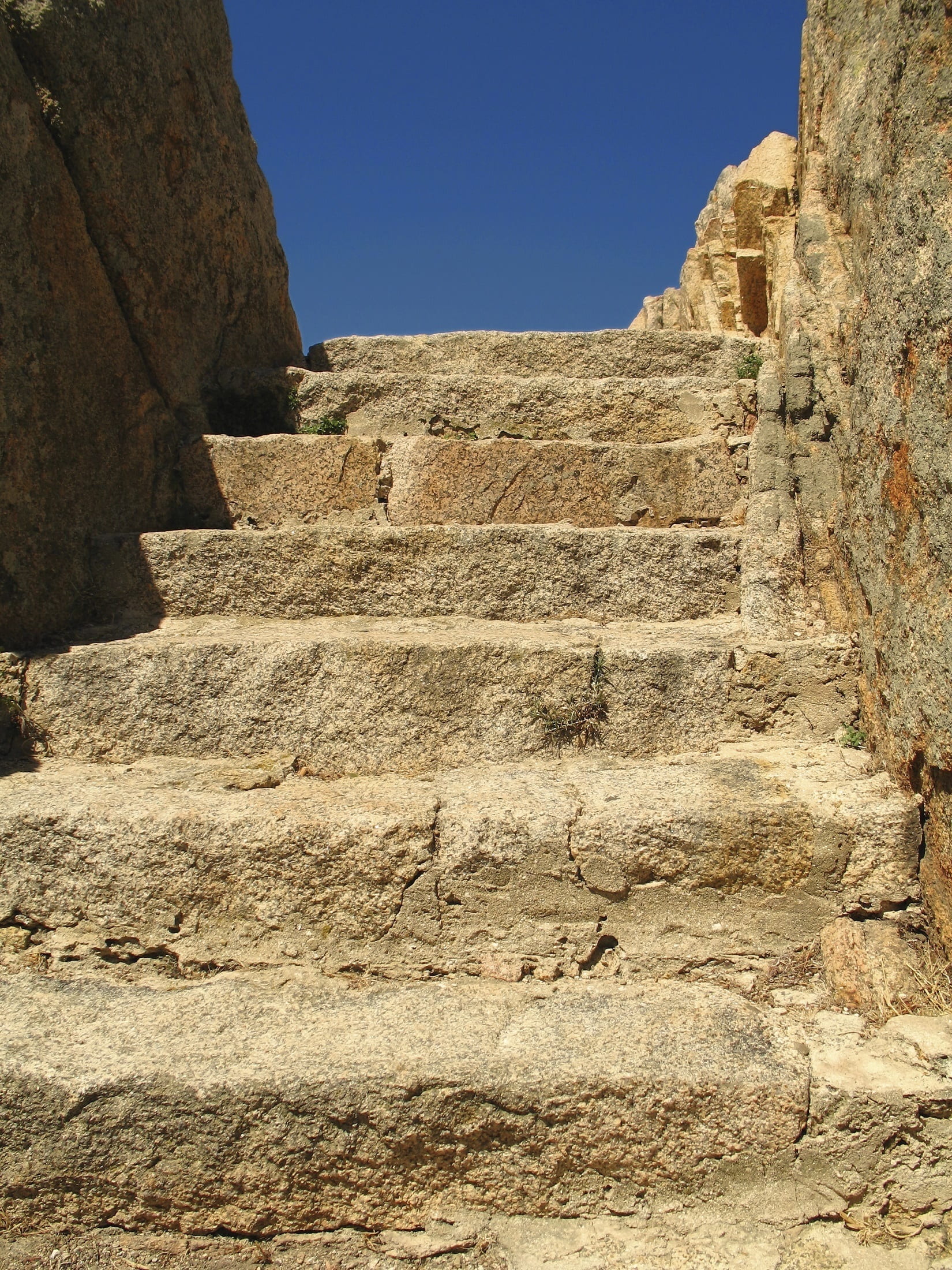 success, outdoors, no people, narrow, symbol, archaeology, 1080P, staircase, ancient, progression, old, day, wall, metaphor, stone wall, built structure, Phone HD Wallpaper