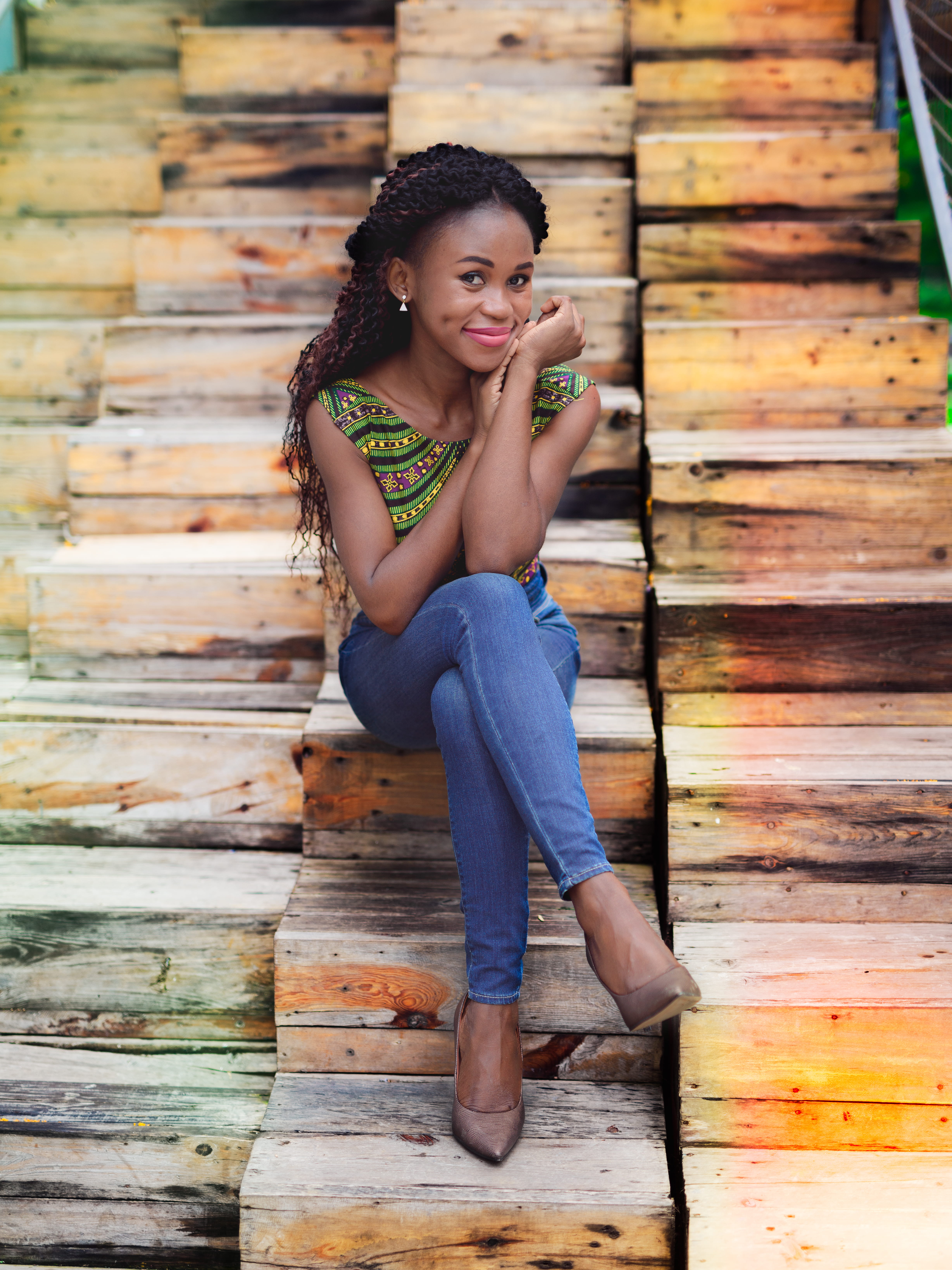 steps, young women, wood - material, female, beauty, teenager, smiling, wooden, lifestyles, real people, outdoors, beautiful woman, hairstyle, looking, Phone HD Wallpaper