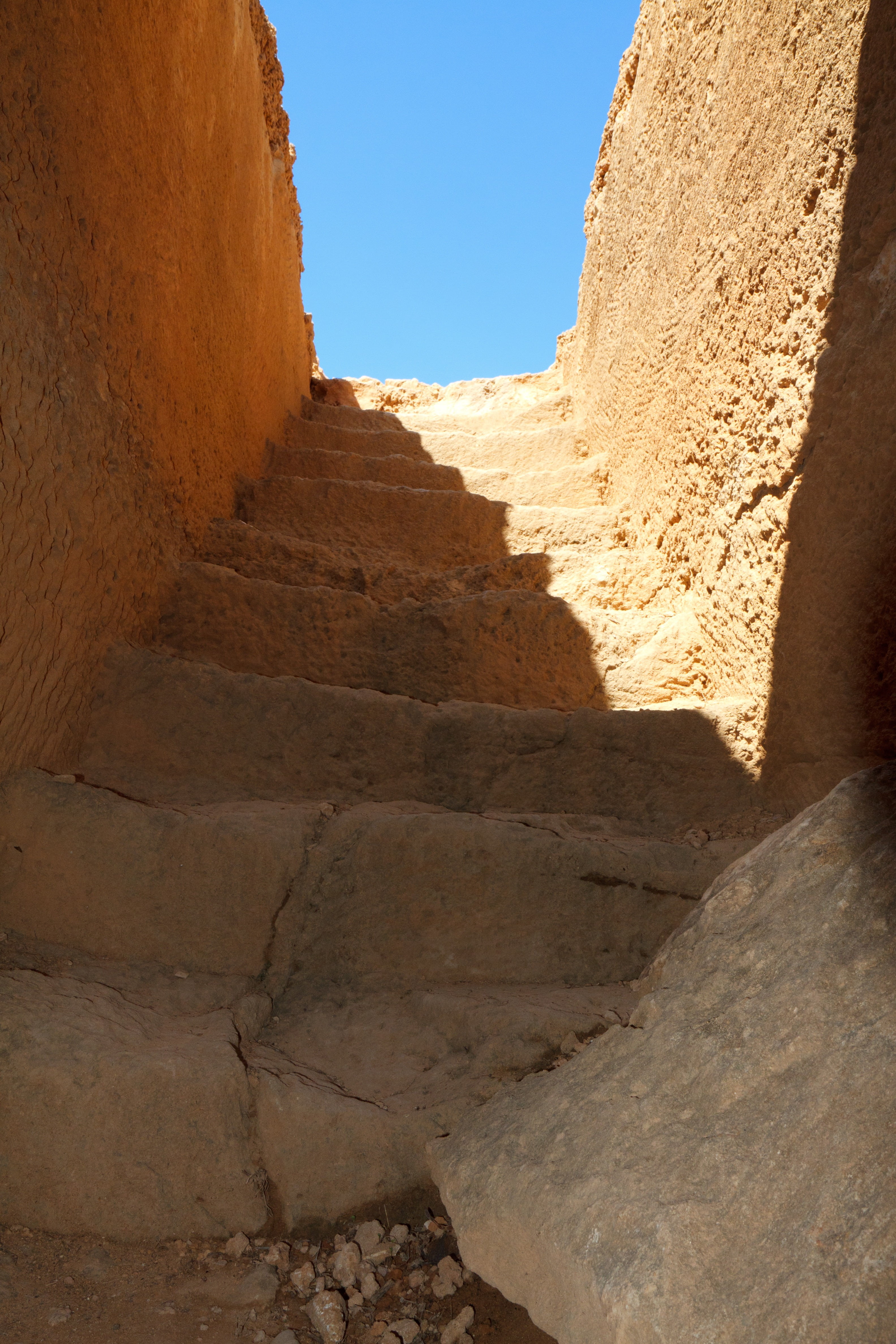 stairs, built structure, archaeology, day, no people, steps, travel, sky, low angle view, high, stone, way, heaven, building exterior, tourism, sunlight, Phone HD Wallpaper