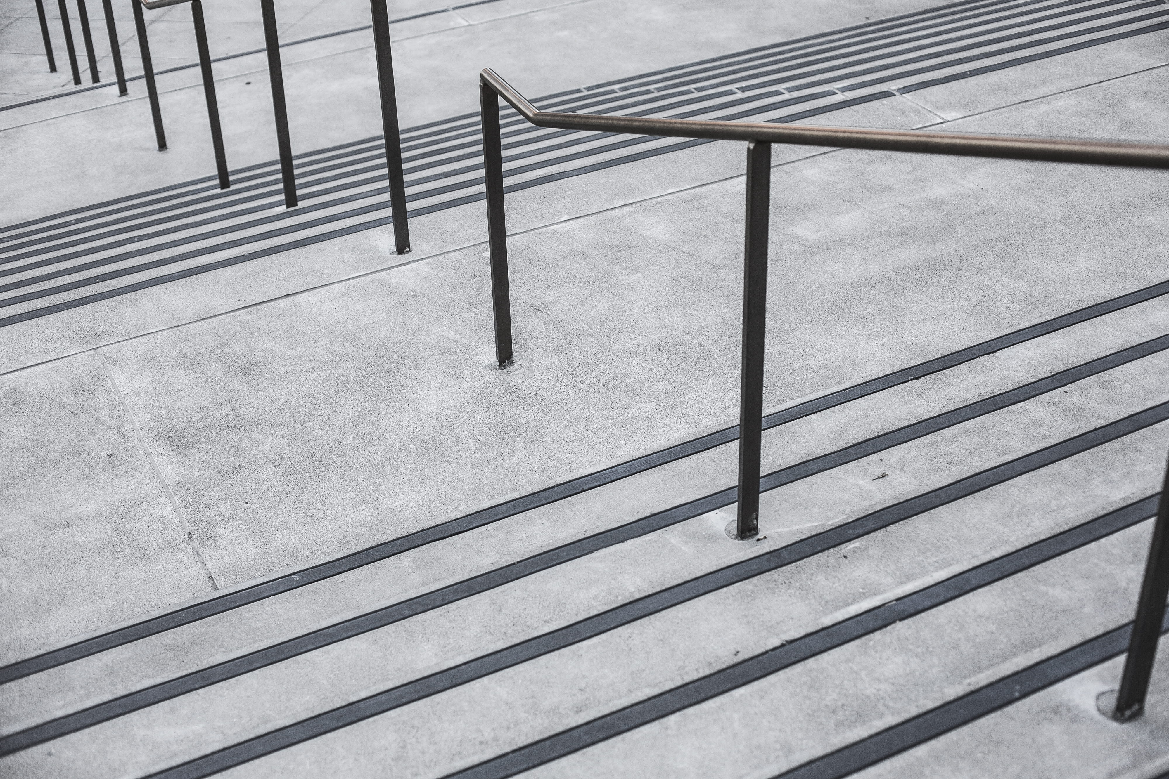 pattern, Minimalistic, 4K, outdoors, gray, architecture, black and white, steps, safety, winter, high angle view, railing, day, no People, security, minimalism, HD Wallpaper