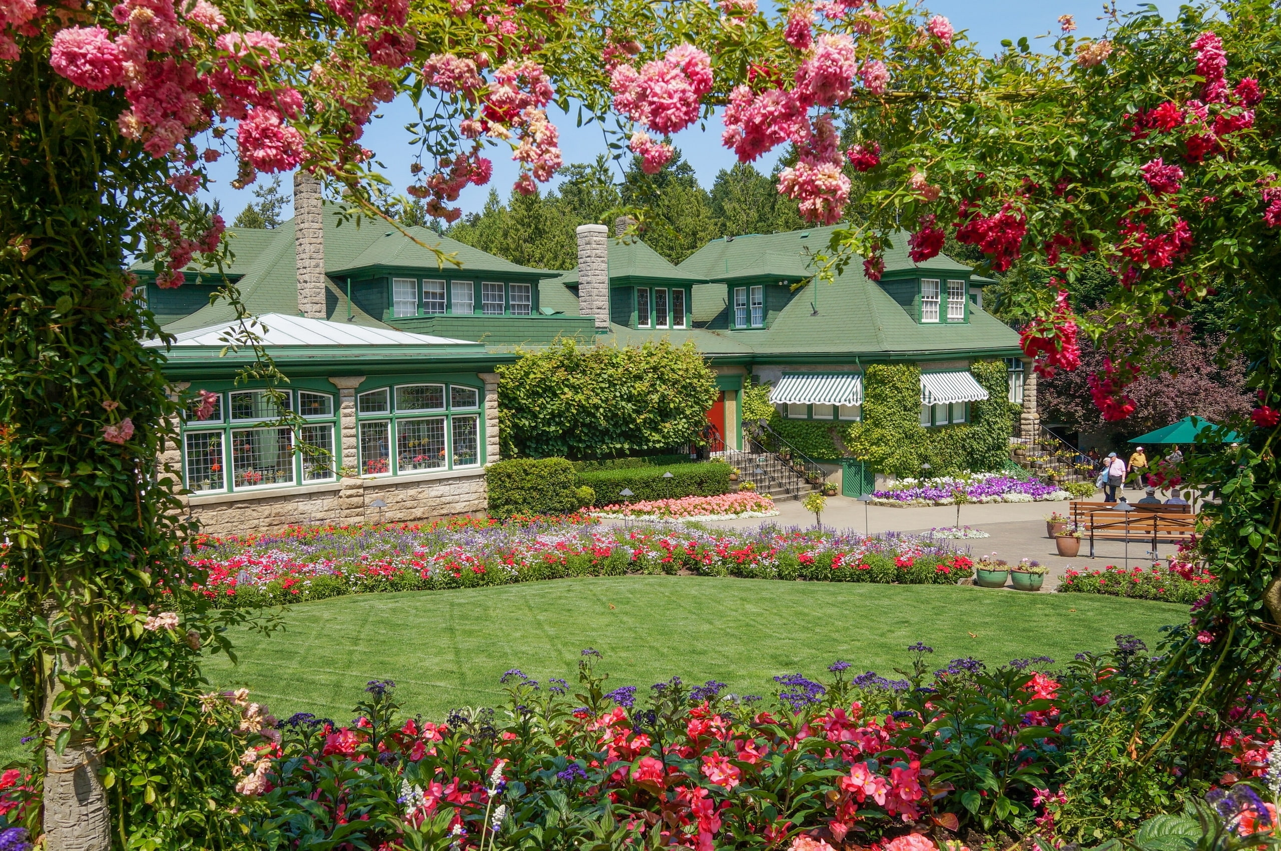 day, grass, uSA, green Color, growth, tree, building Exterior, Italian garden, concrete, pink Color, summer, freshness, 2K, garden, blossom, springtime, HD Wallpaper