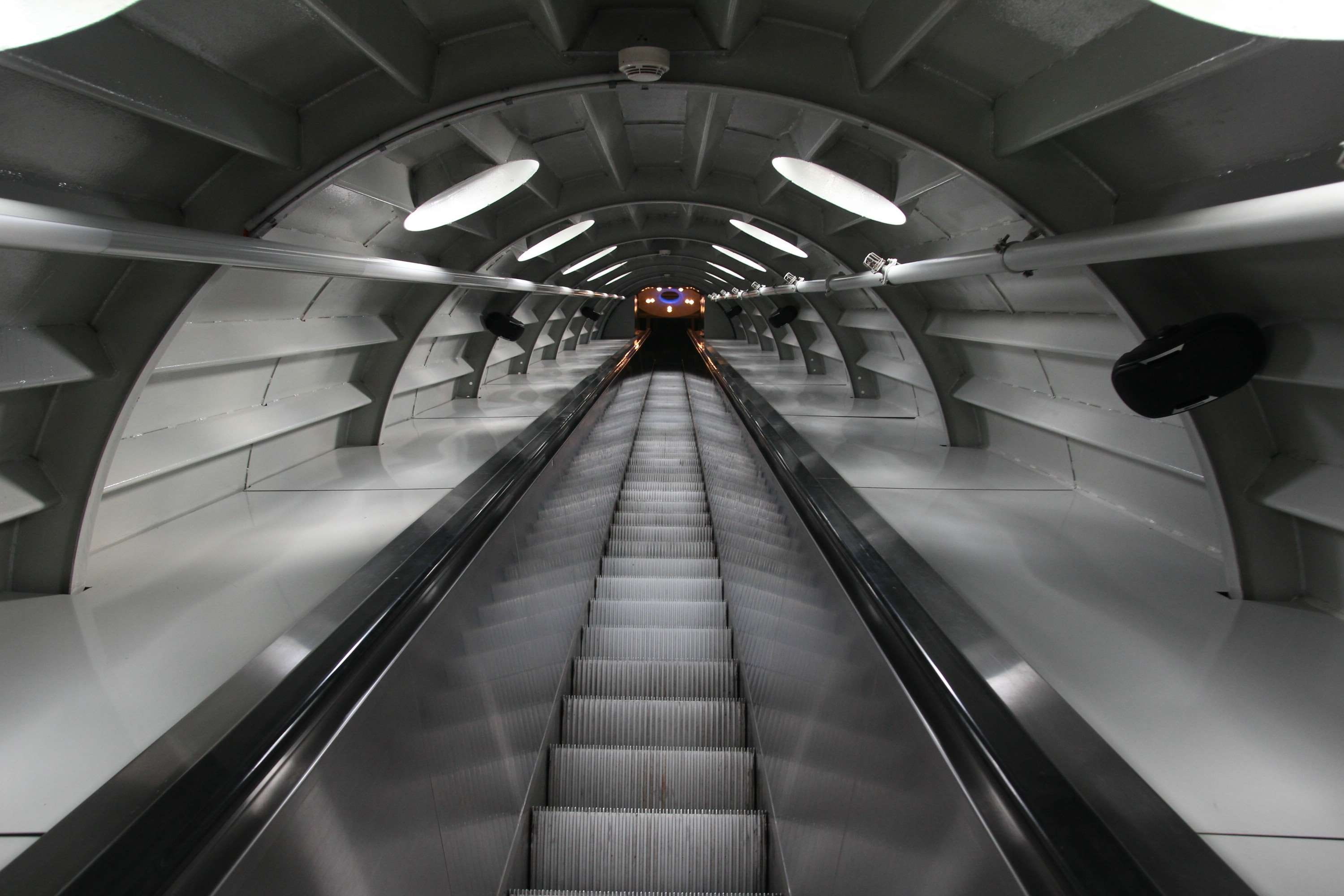 the way forward, technology, tunnel, tube, railing, light, convenience, blur, guidance, step, group of people, atomium, steps and staircases, city, real people, HD Wallpaper