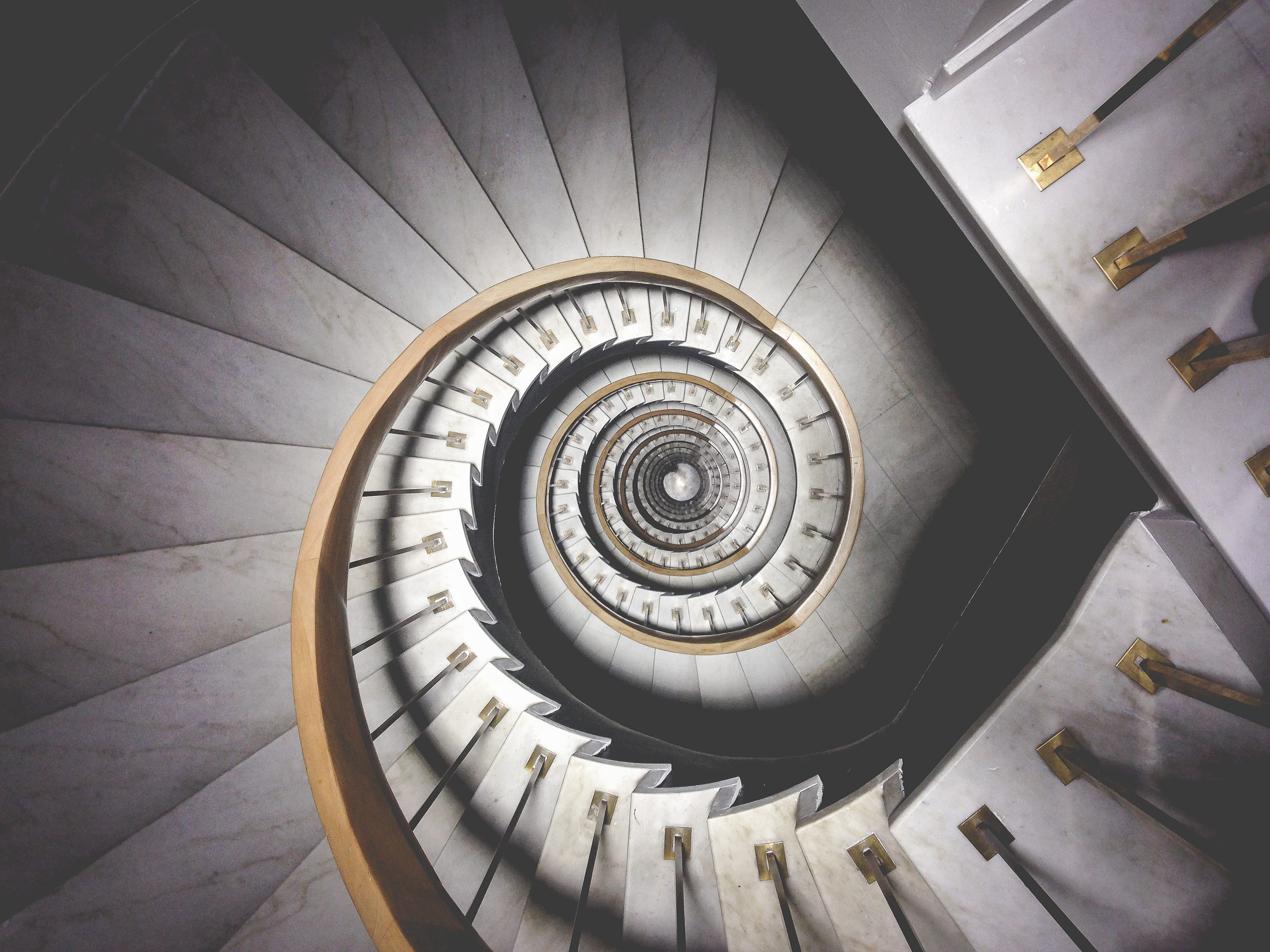high angle view, architecture, round, ceiling, spiral, pattern, directly below, staircase, directly above, down, shape, circle, golden bar, photo, interior, HD Wallpaper