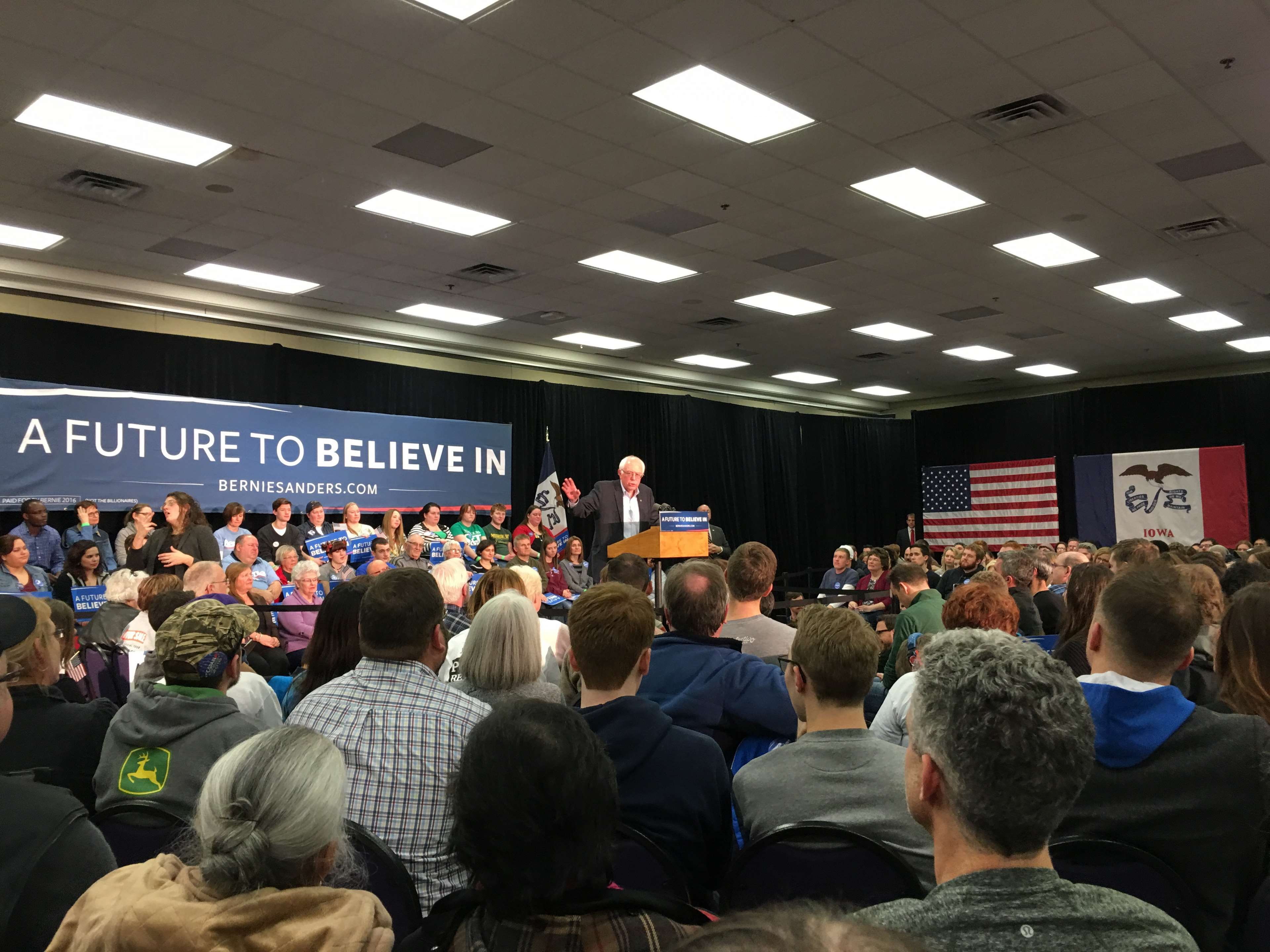 travel, crowd, text, adult, group of people, politics, illuminated, communication, real people, waiting, bernie sanders, architecture, indoors, politician, HD Wallpaper