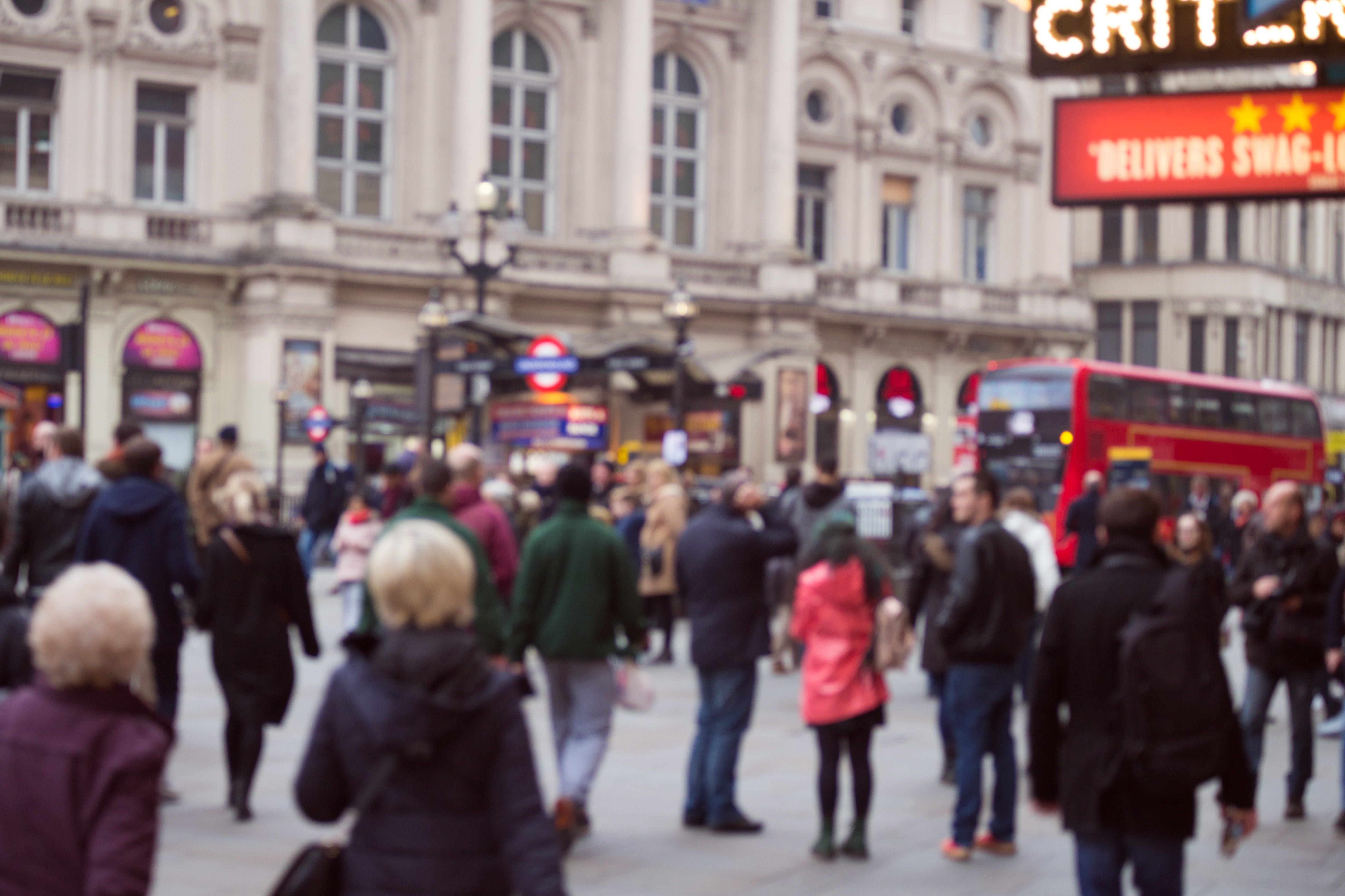 pedestrian, england, city street, adult, tourism, on the move, day, architecture, motion, group of people, built structure, buildings, public transportation, HD Wallpaper