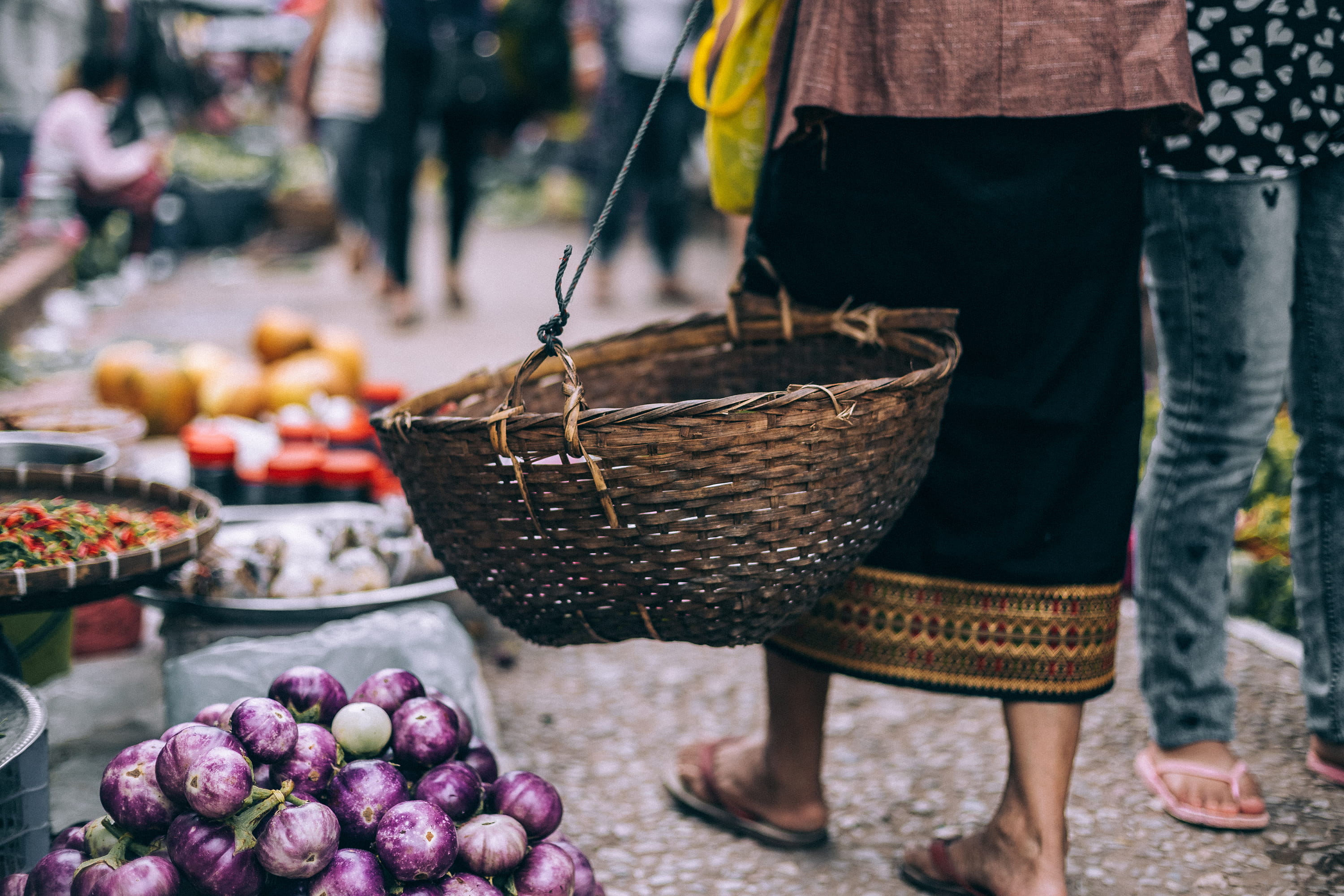 incidental people, person, selling, brown, wicker, healthy eating, day, adult, basket, men, market Vendor, human limb, retail, freshness, gray, street, HD Wallpaper