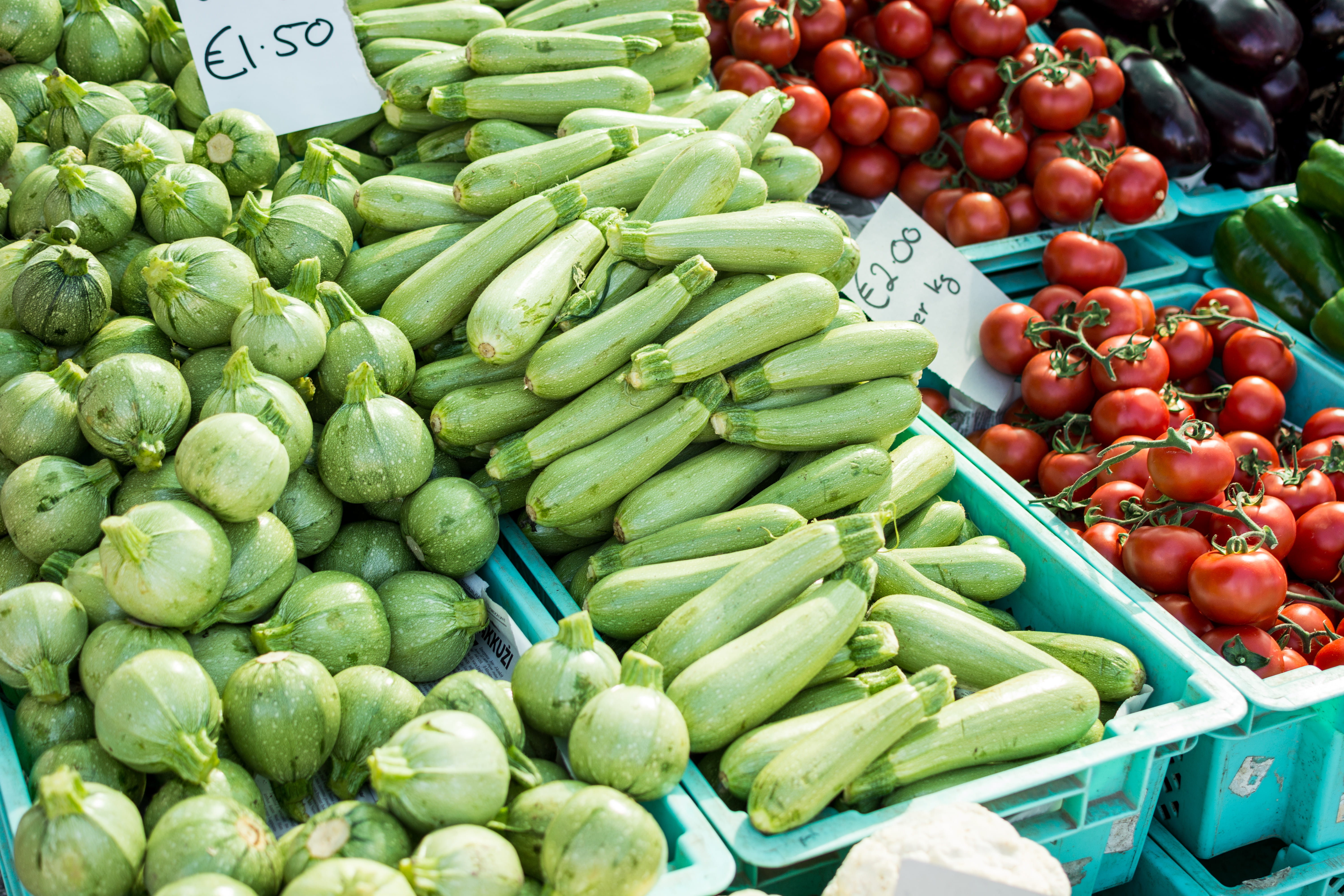 Summer squash, retail display, freshness, farmers market, 5K, street market, retail, market, organic, summer, food and drink, squash, market Stall, abundance, HD Wallpaper