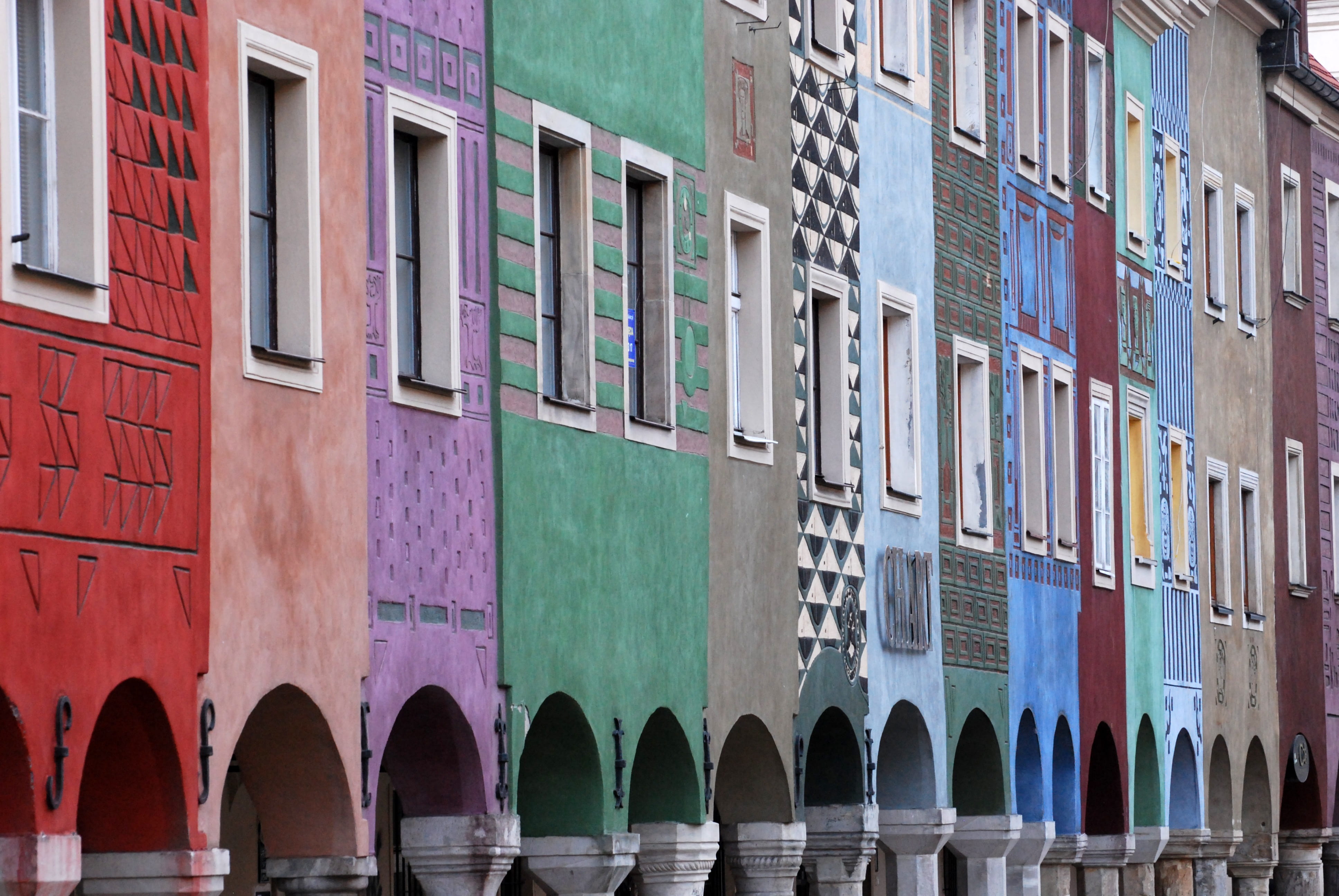arch, concrete, the market, building, 4K, no people, building exterior, water, waterfront, residential district, poland, the old town, in a row, multicolored, HD Wallpaper