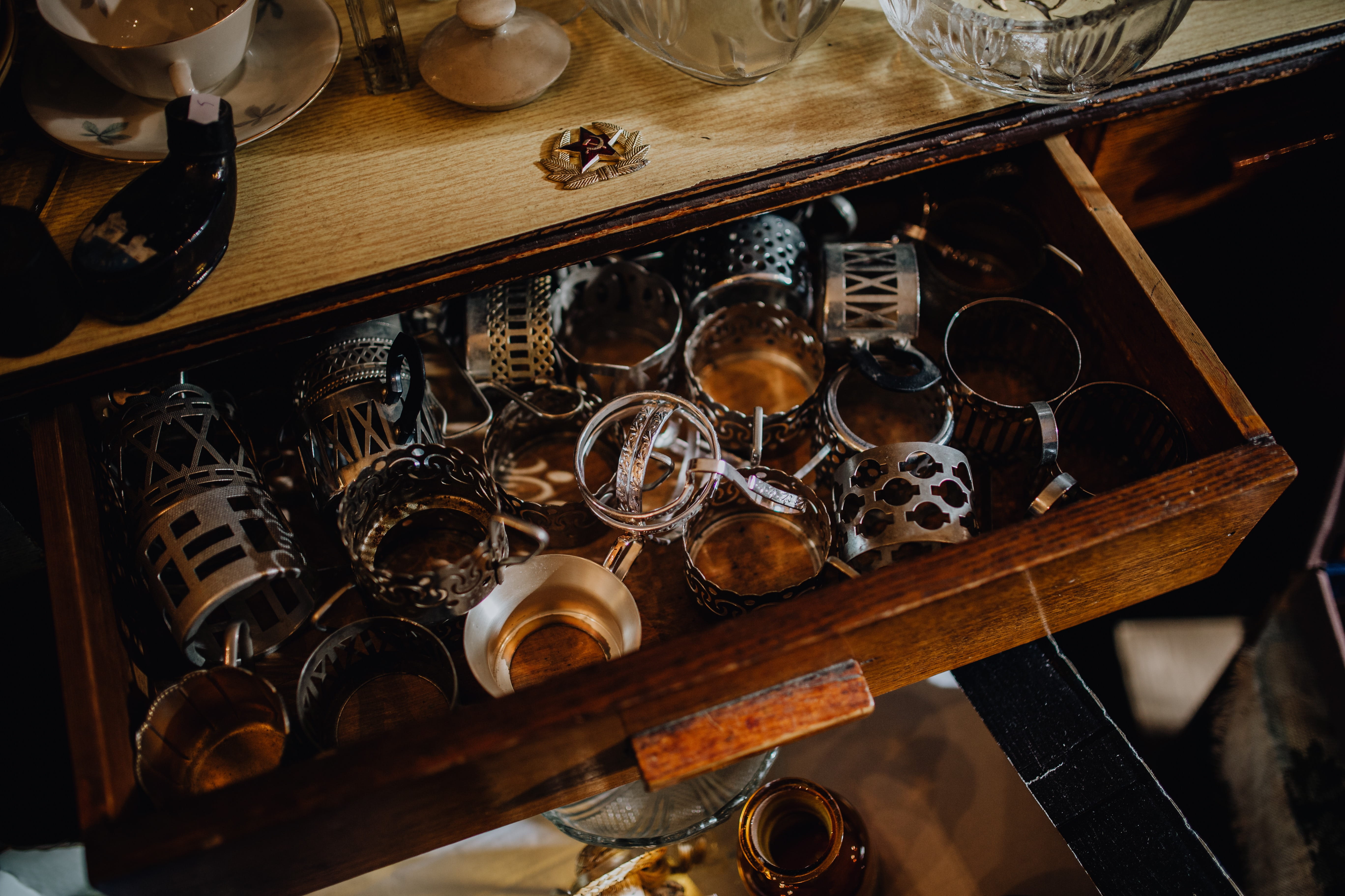 vintage, antique, cracow, drink, close-up, large group of objects, indoors, Poland, no people, rack, 5K, shop, antiquity, retro, shelf, flea market, history, HD Wallpaper