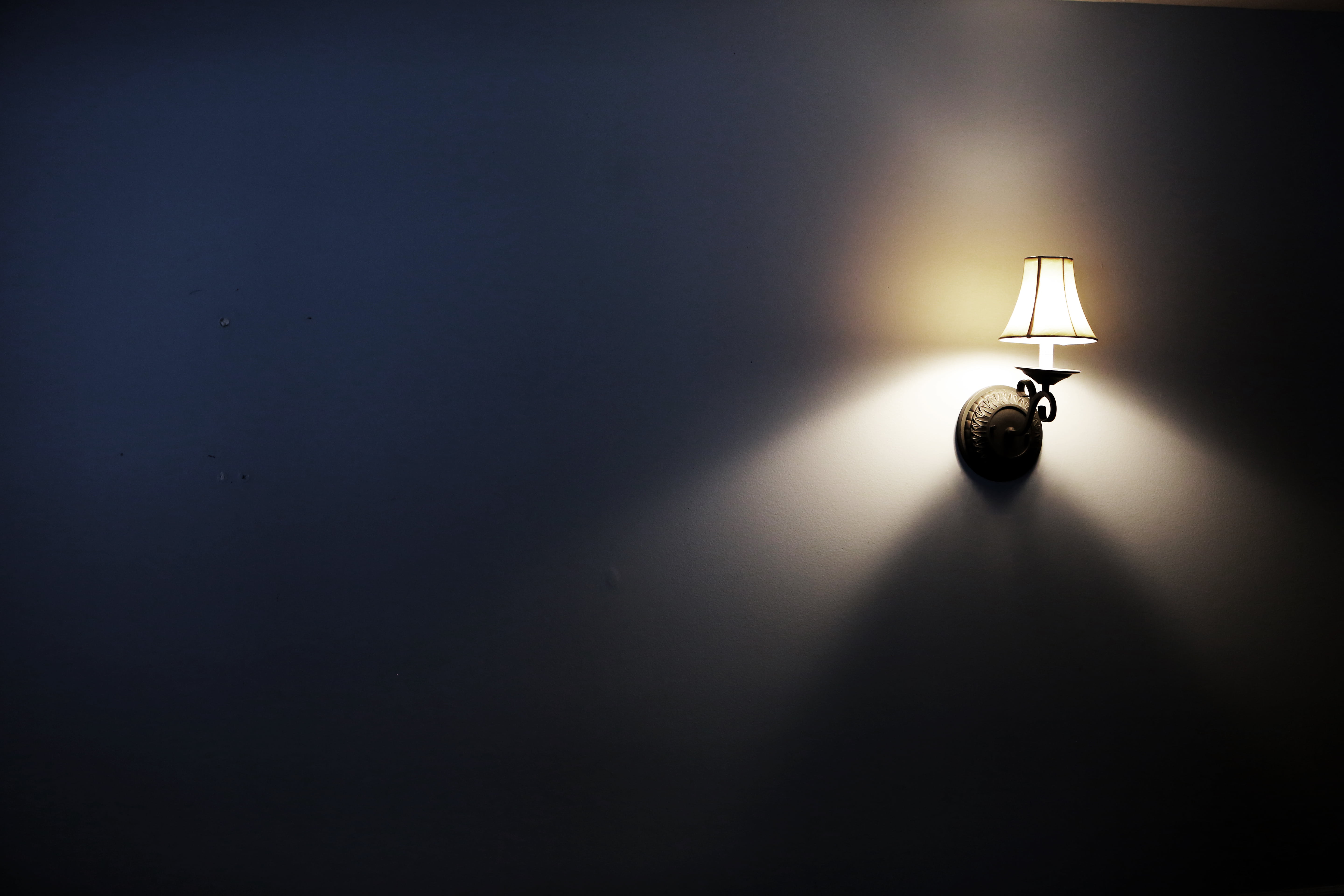 dark, indoors, lamp, copy space, domestic room, spotlight, light bulb, no people, 5K, wall light, light, illuminated, sconce, single object, wall, lighting equipment, HD Wallpaper