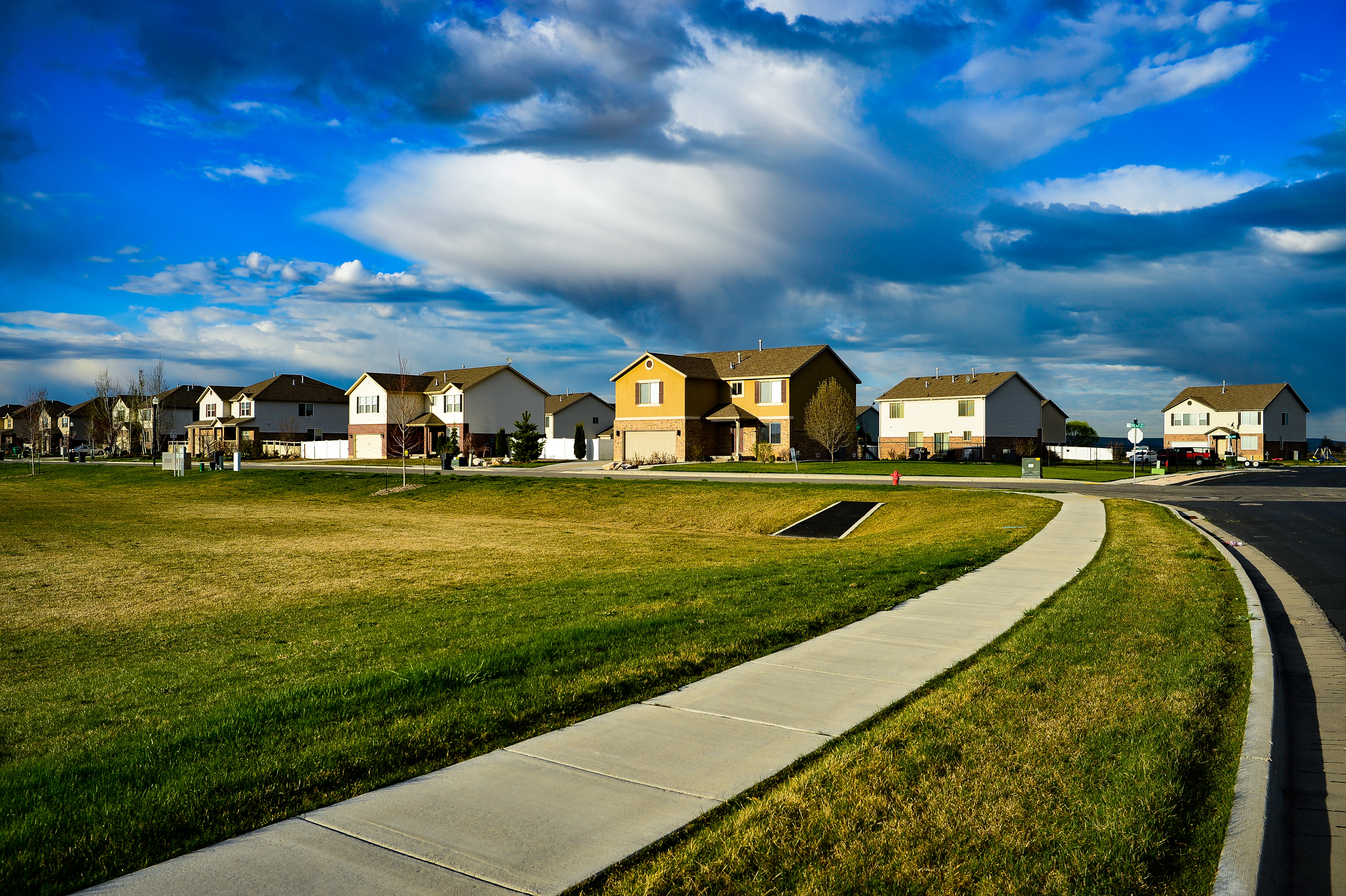 D4, pro bono publico, architecture, subdivision, clouds, green grass, utah, royalty, landscape, near, nikon, village, 8G, image, photo, nial, neighborhood, HD Wallpaper