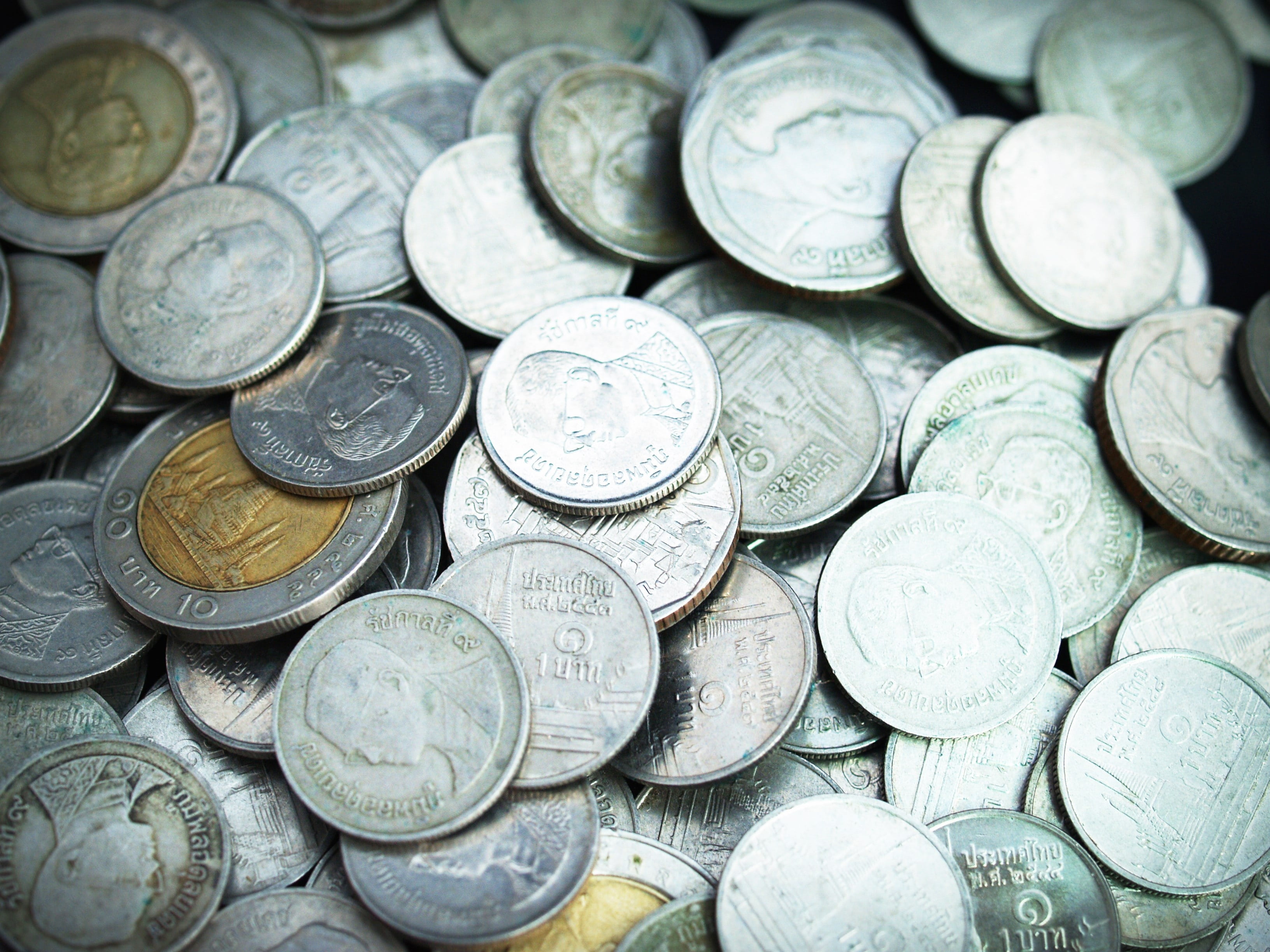 bucks, choice, cash, high angle view, payment, money, stocks, commerce, backgrounds, spend, note, 2K, financial, investment, abundance, savings, paying, HD Wallpaper
