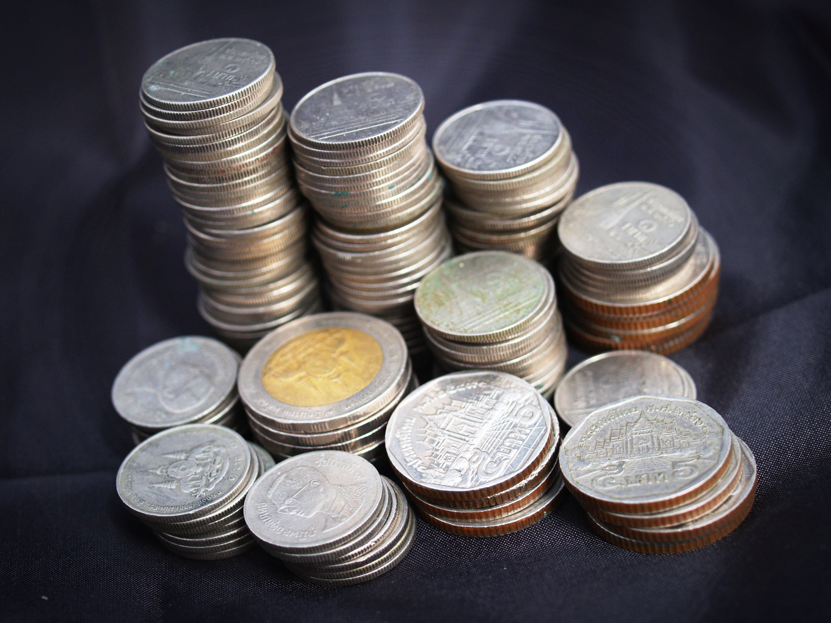 abundance, debt, currency, studio shot, indoors, wealth, isolated, finance, financial, investment, credit, banknotes, payment, luxury, no people, rate, HD Wallpaper