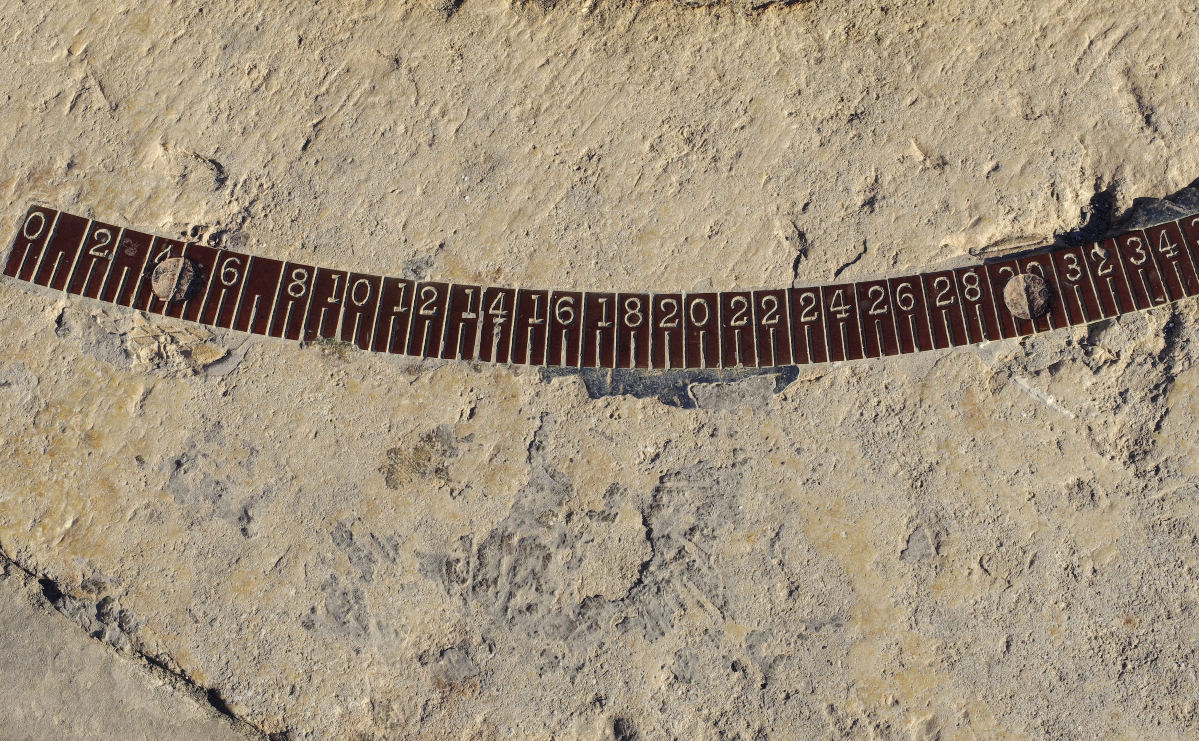 western script, rough, measure, day, high angle view, pattern, figures, metal, sand, textured, metrics, wall, text, outdoors, ruler, number, industry, measurement, HD Wallpaper