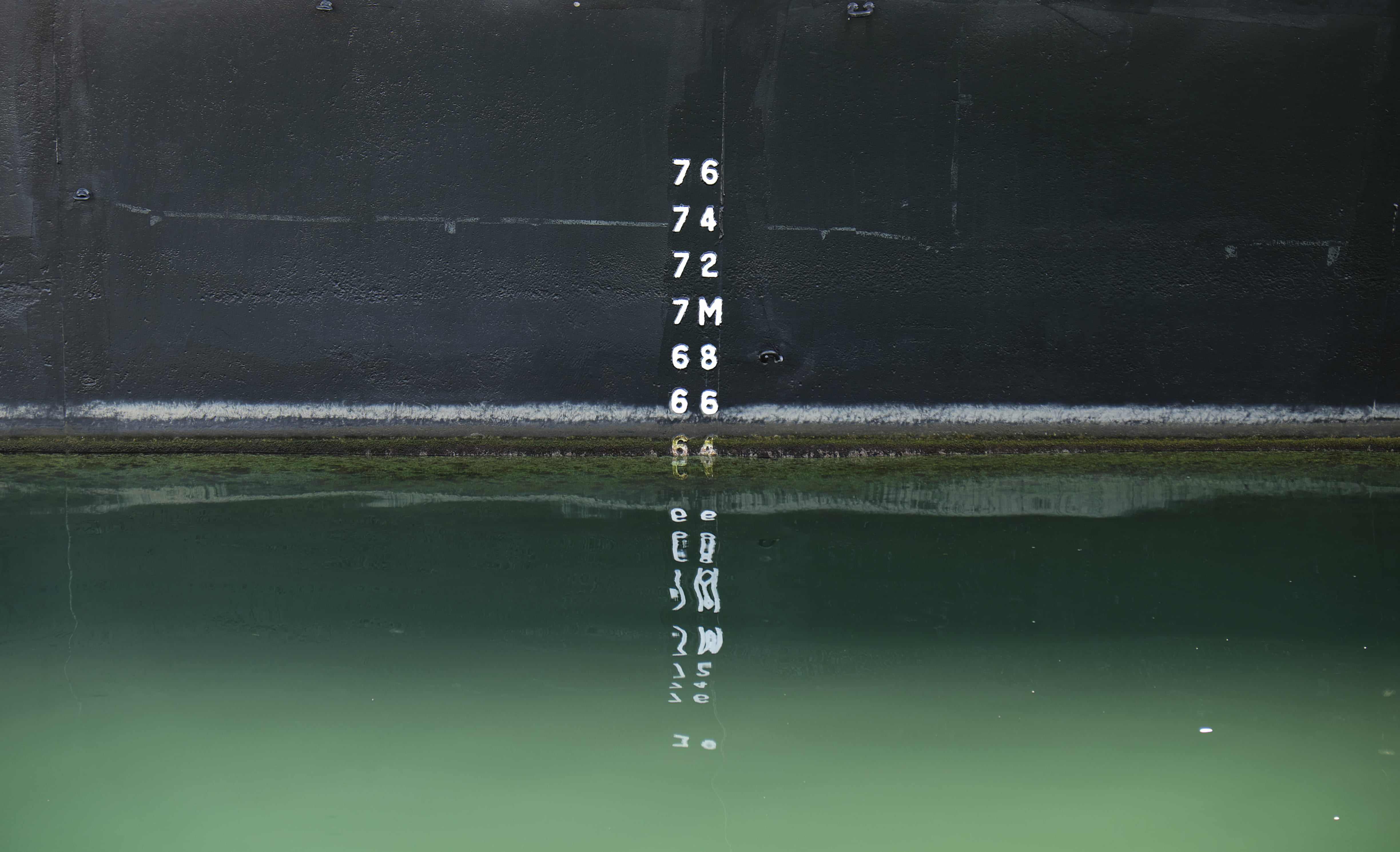 lake, motion, no people, body, 4K, accuracy, number, reflection, metal, day, teal, water, wall, outdoors, architecture, close-up, measurement, measure, HD Wallpaper