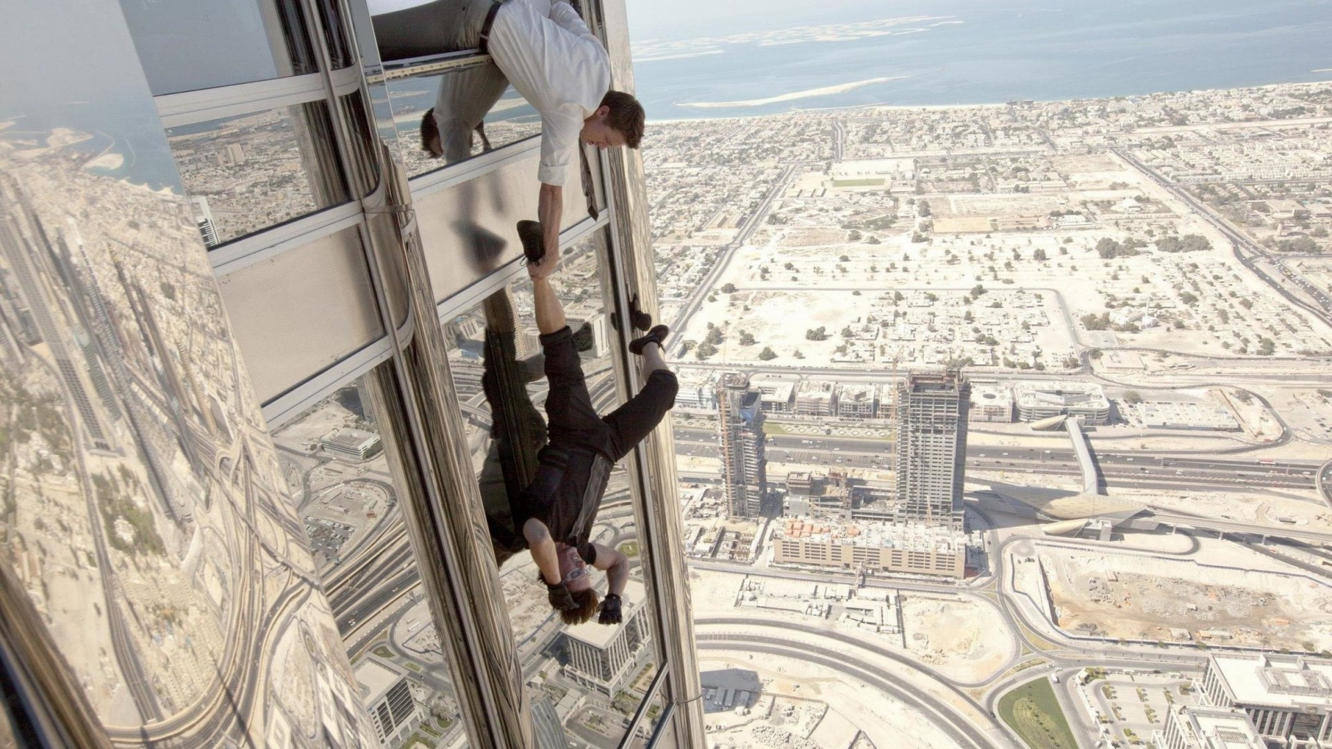 city, architecture, outdoors, occupation, Tom Cruise, adult, day, built structure, real people, standing, construction industry, Mission: Impossible, leisure activity, HD Wallpaper