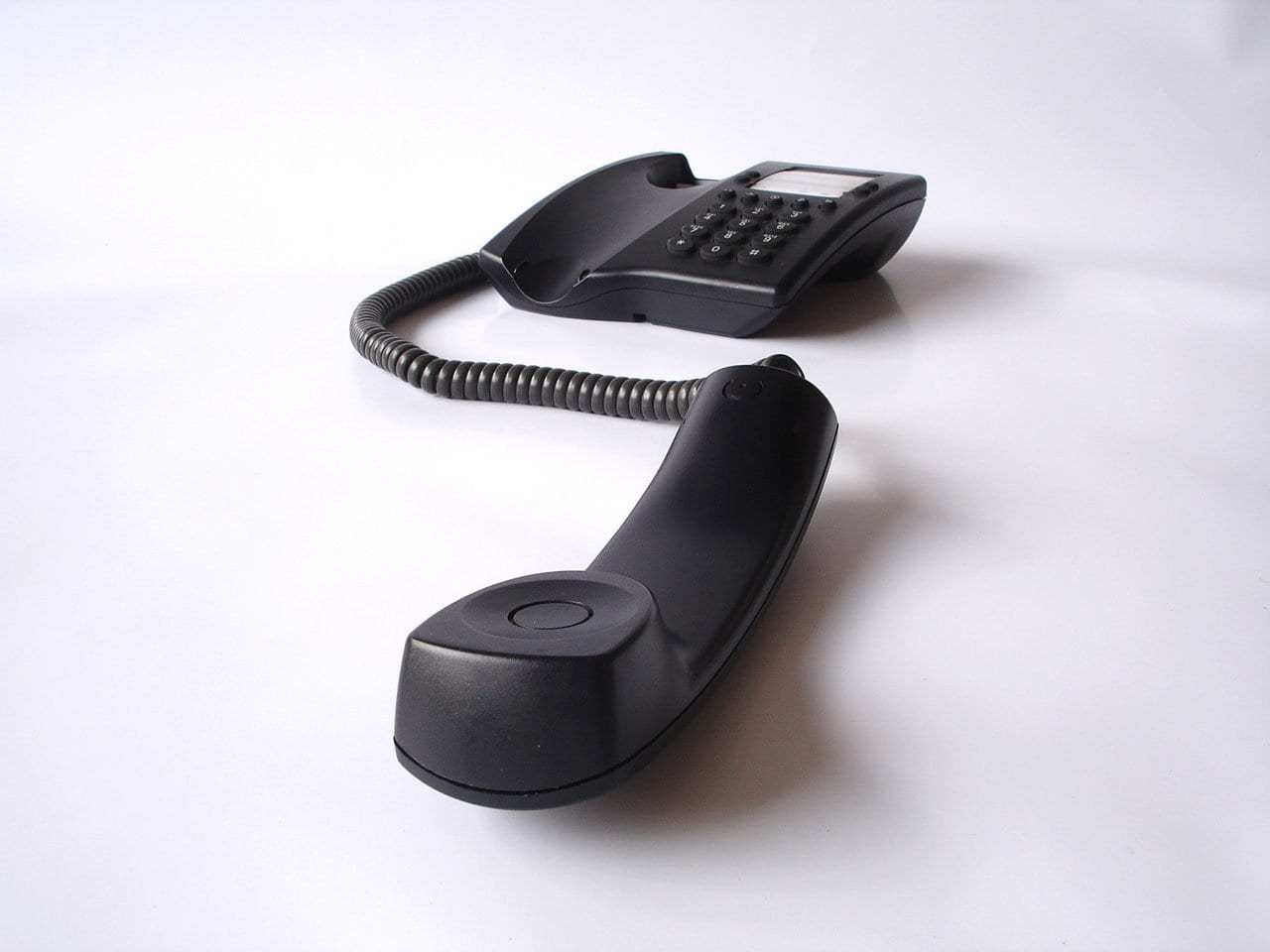 technology, landline phone, budget, black, 720P, equipment, phone cord, telephone receiver, telephone, ip, single object, no people, contact, phone, know, HD Wallpaper